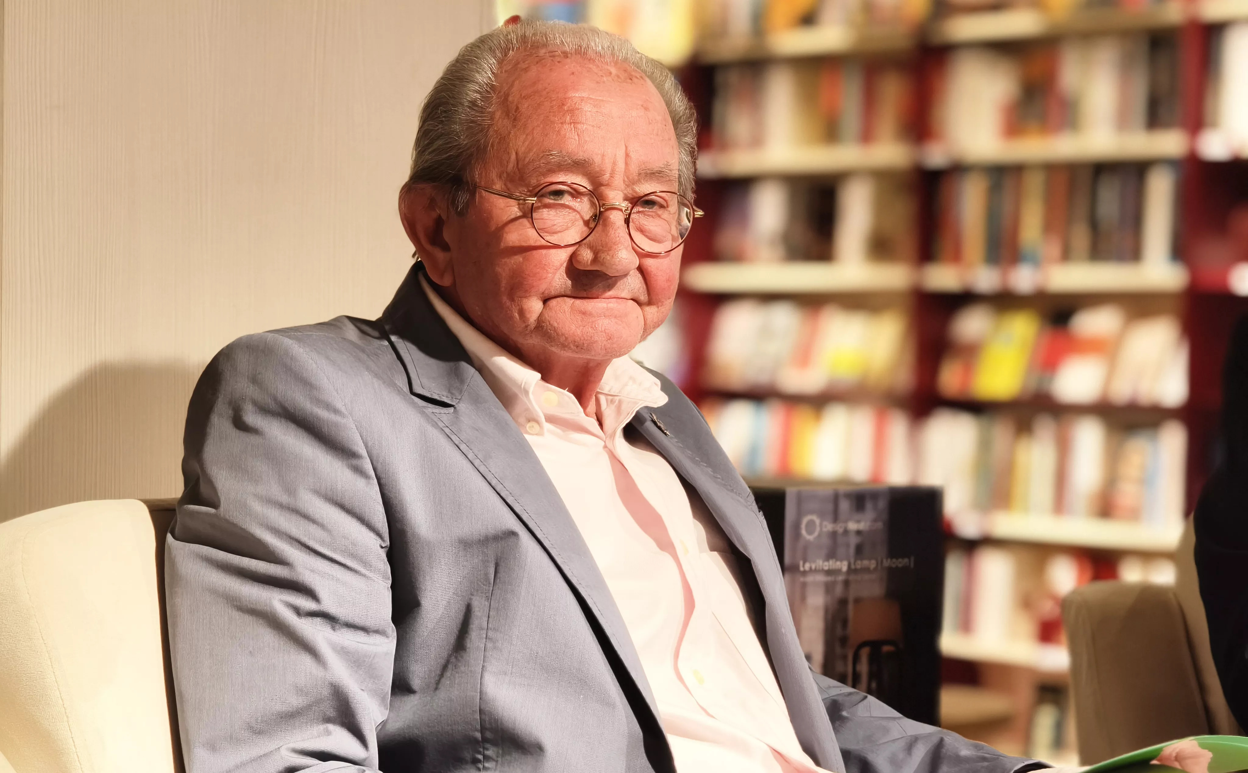 Fernando Oliván presenta su libro 'Coplas del piojo' en Santos Ochoa. Foto María José Sampietro