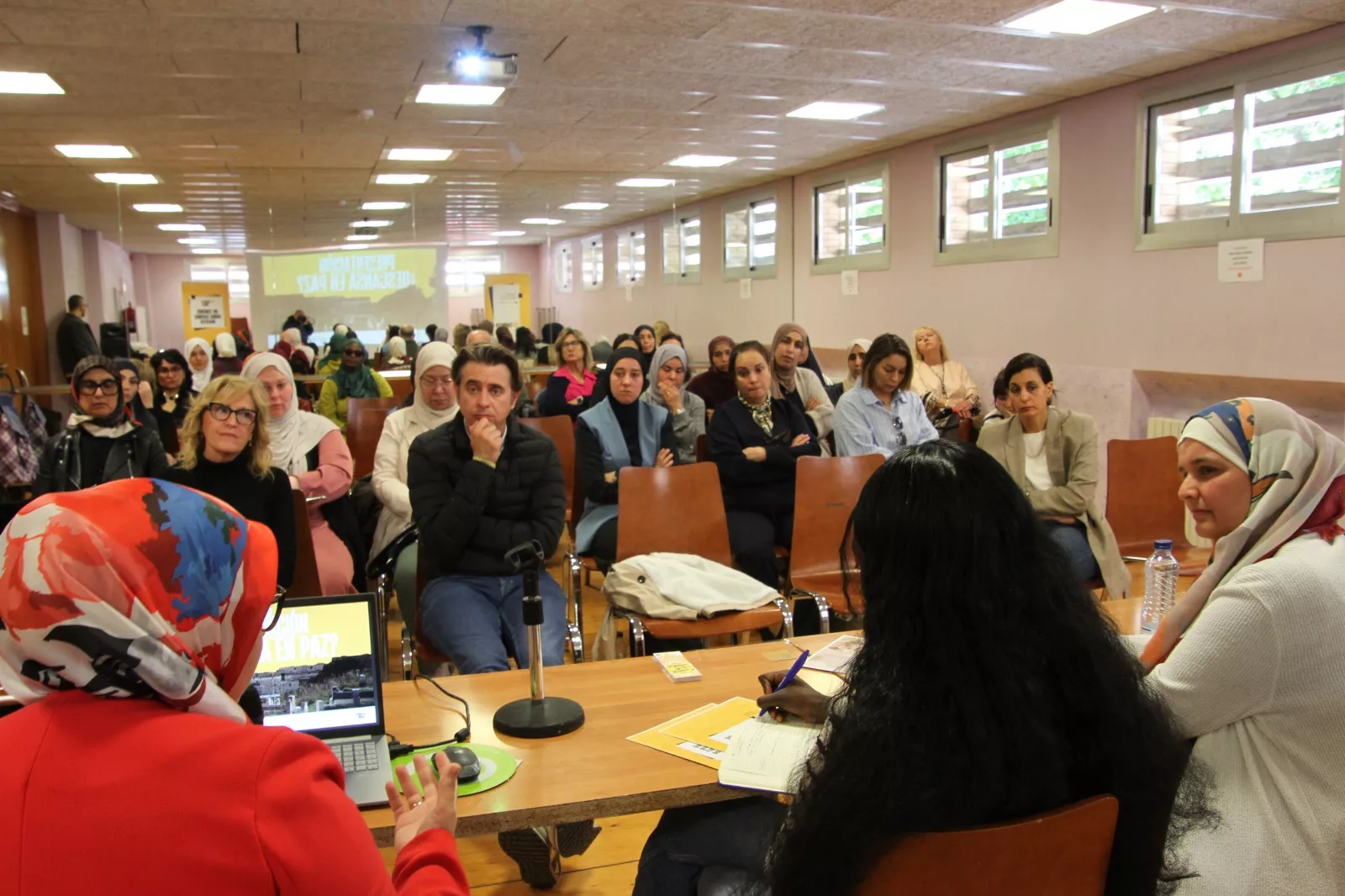 Debate sobre derecho a una sepultura digna y  la libertad religiosa. Foto Carlos Neofato