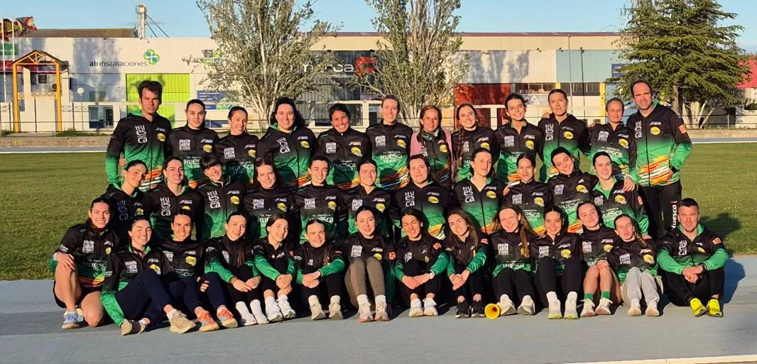 Equipo femenino de Intec-Zoiti en la jornada de Huesca.