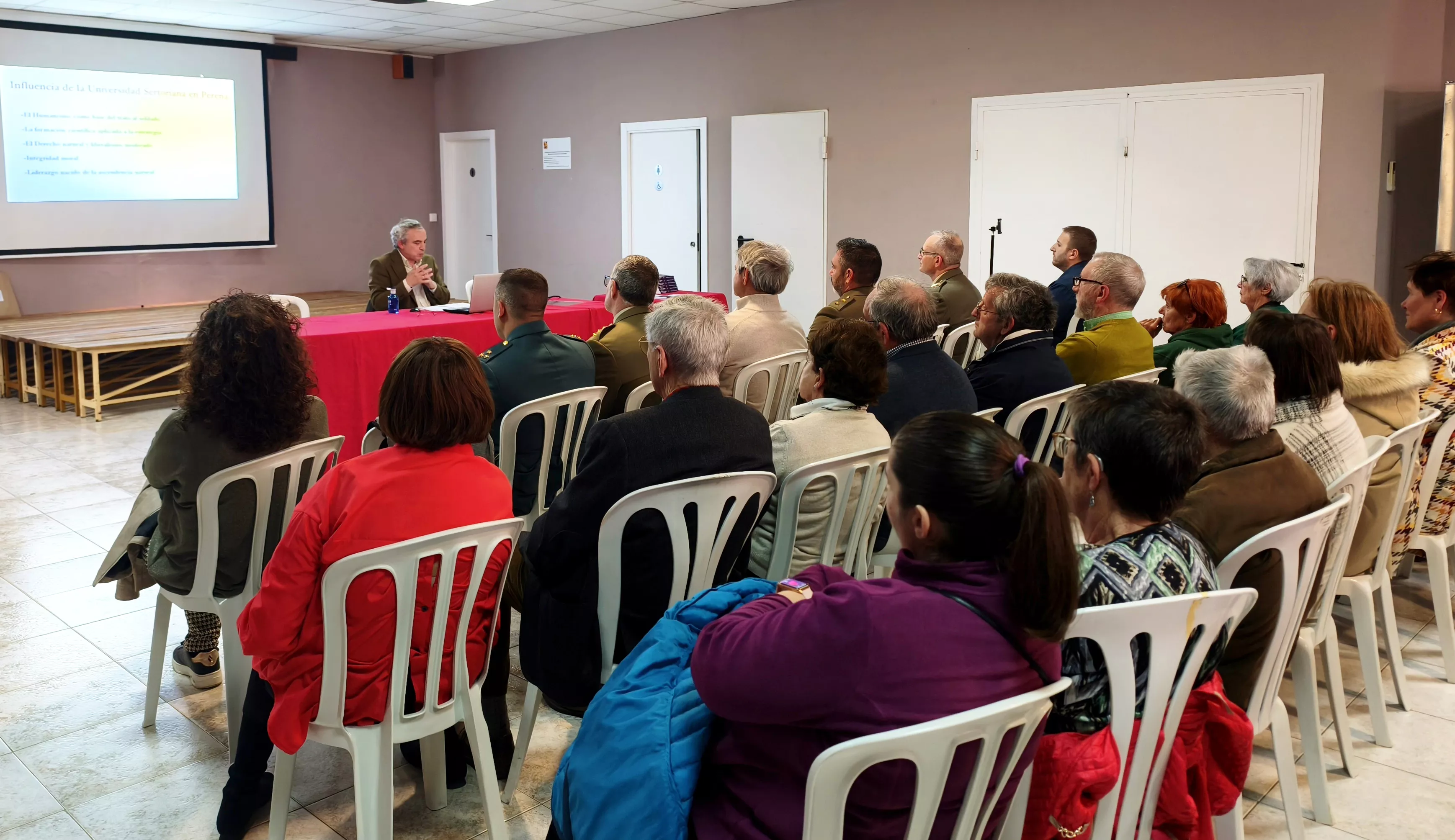 Homenaje al Teniente General Perena en Ortilla. Foto María José Sampietro