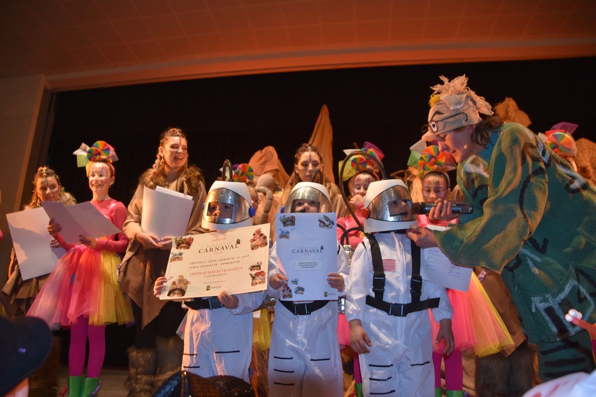 Astronautas, el disfraz más ecológico.