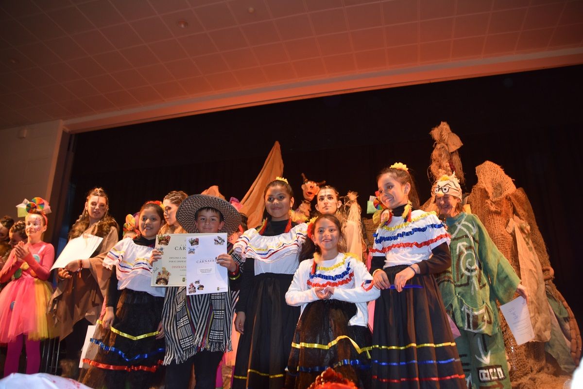 Mundo sin fronteras, el disfraz más original grupo