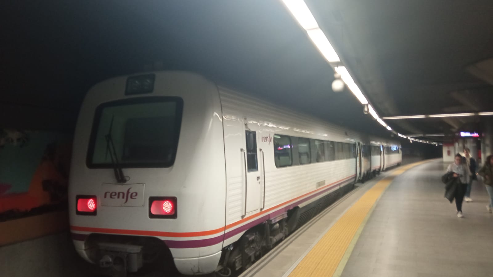 El tren de Huesca Zaragoza, a su llegada a Goya