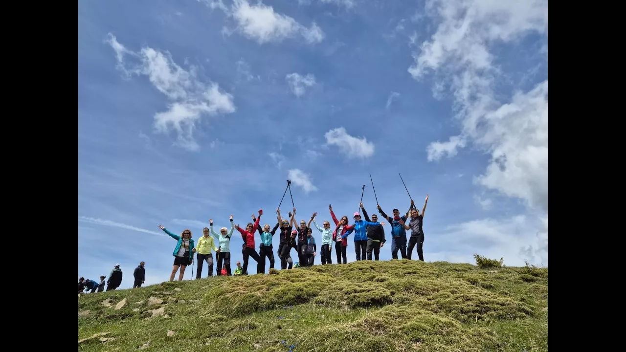 Cincuenta Javieres sufren y disfrutan dos etapas del GR15 de Broto a Acumuer
