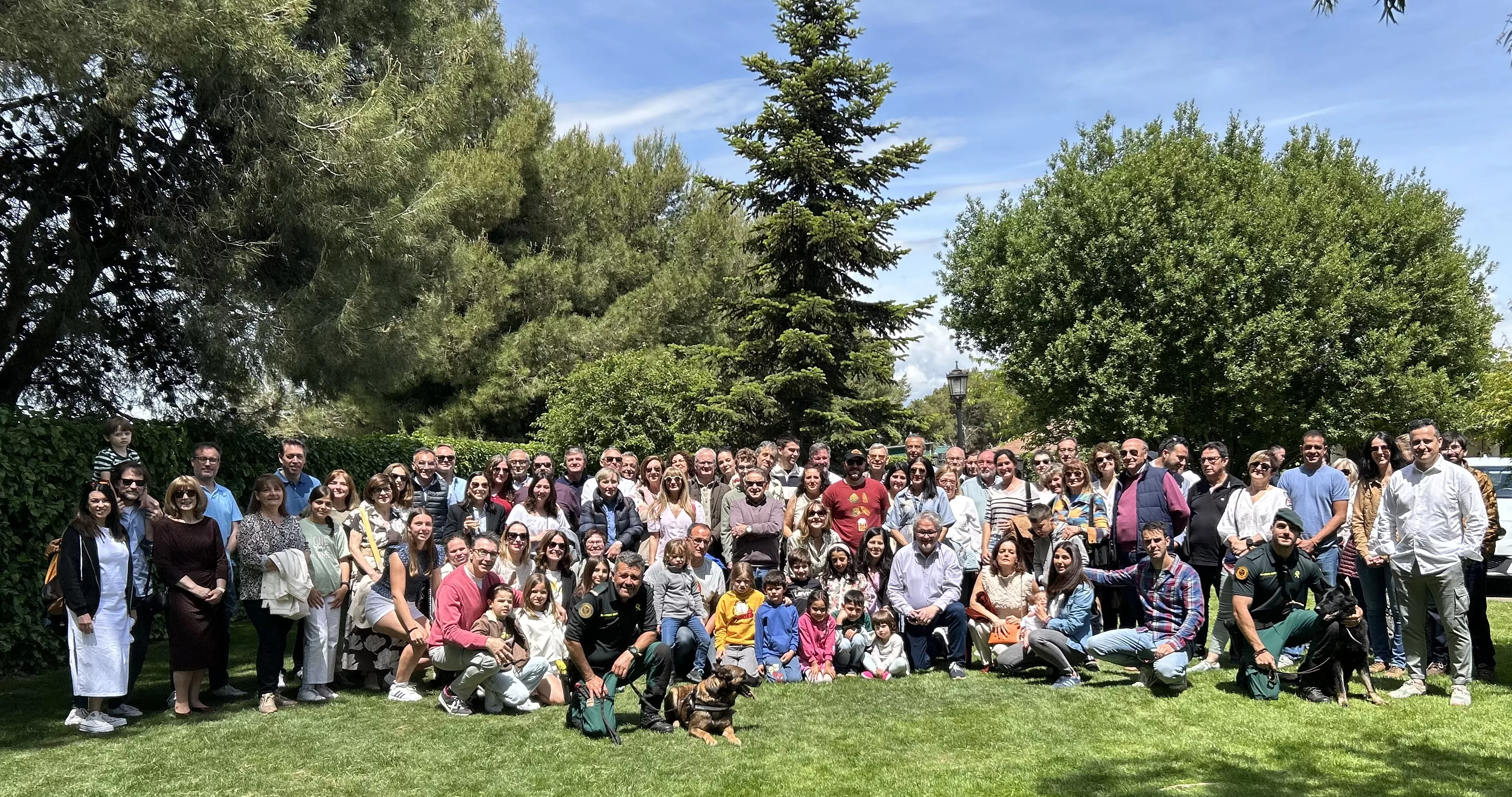 Almudévar vuelve a reunir a los veterinarios de Huesca en el 125 aniversario de su colegio