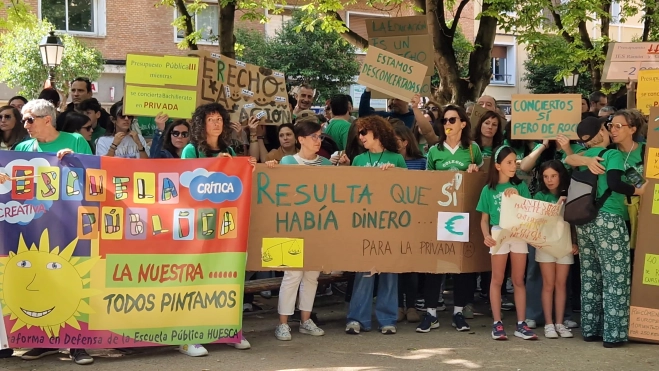 Concentración en el primer día de la huelga educativa. Foto Myriam Martínez
