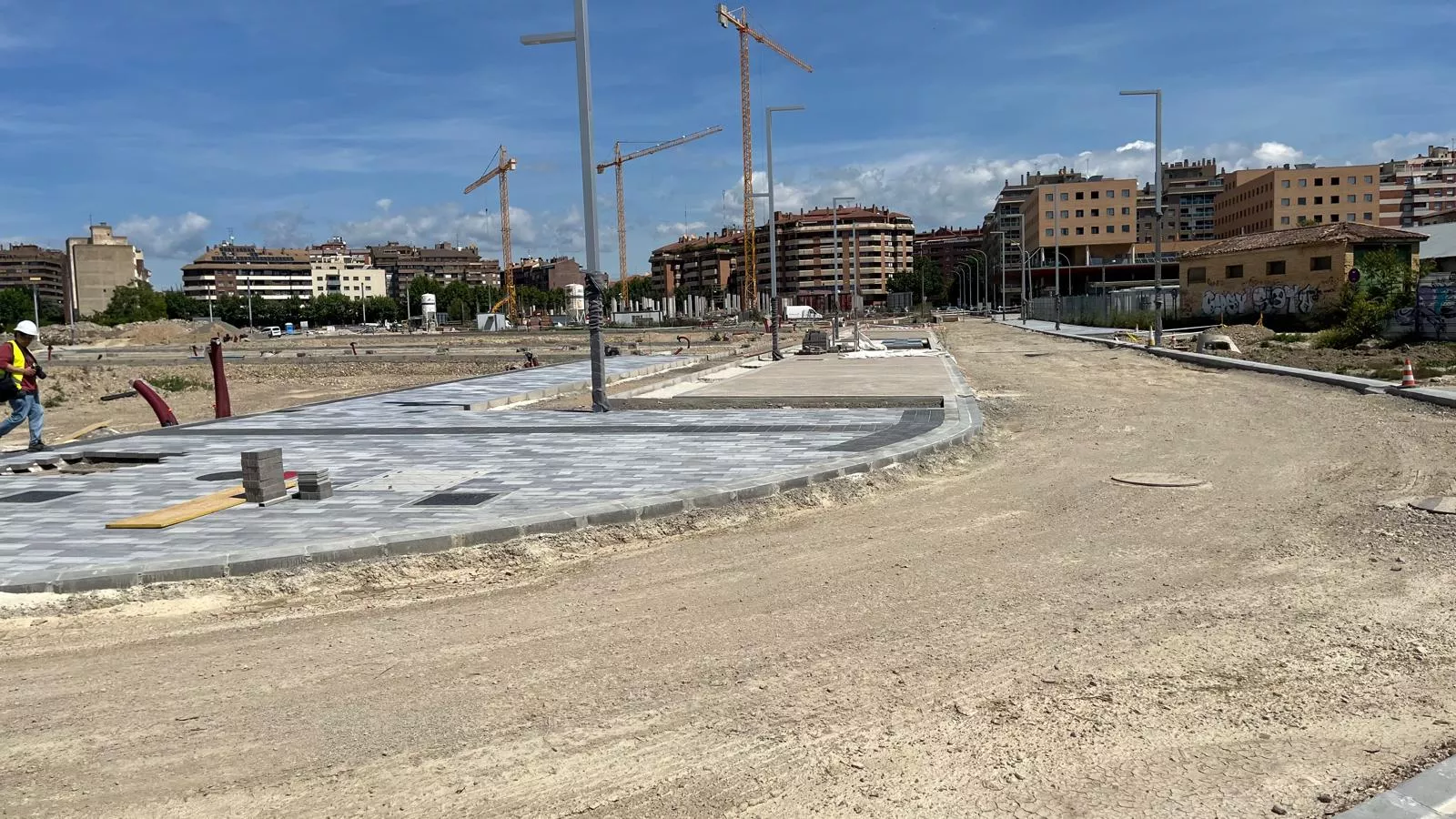 Visita a las obras de urbanización del Polígono Harineras de Huesca. Foto Mercedes Manterola