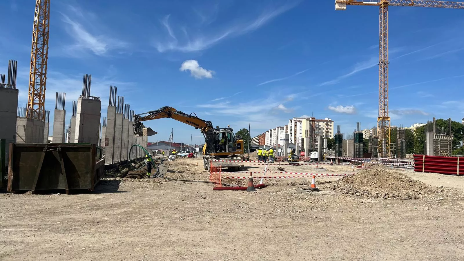Visita a las obras de urbanización del Polígono Harineras de Huesca. Foto Mercedes Manterola