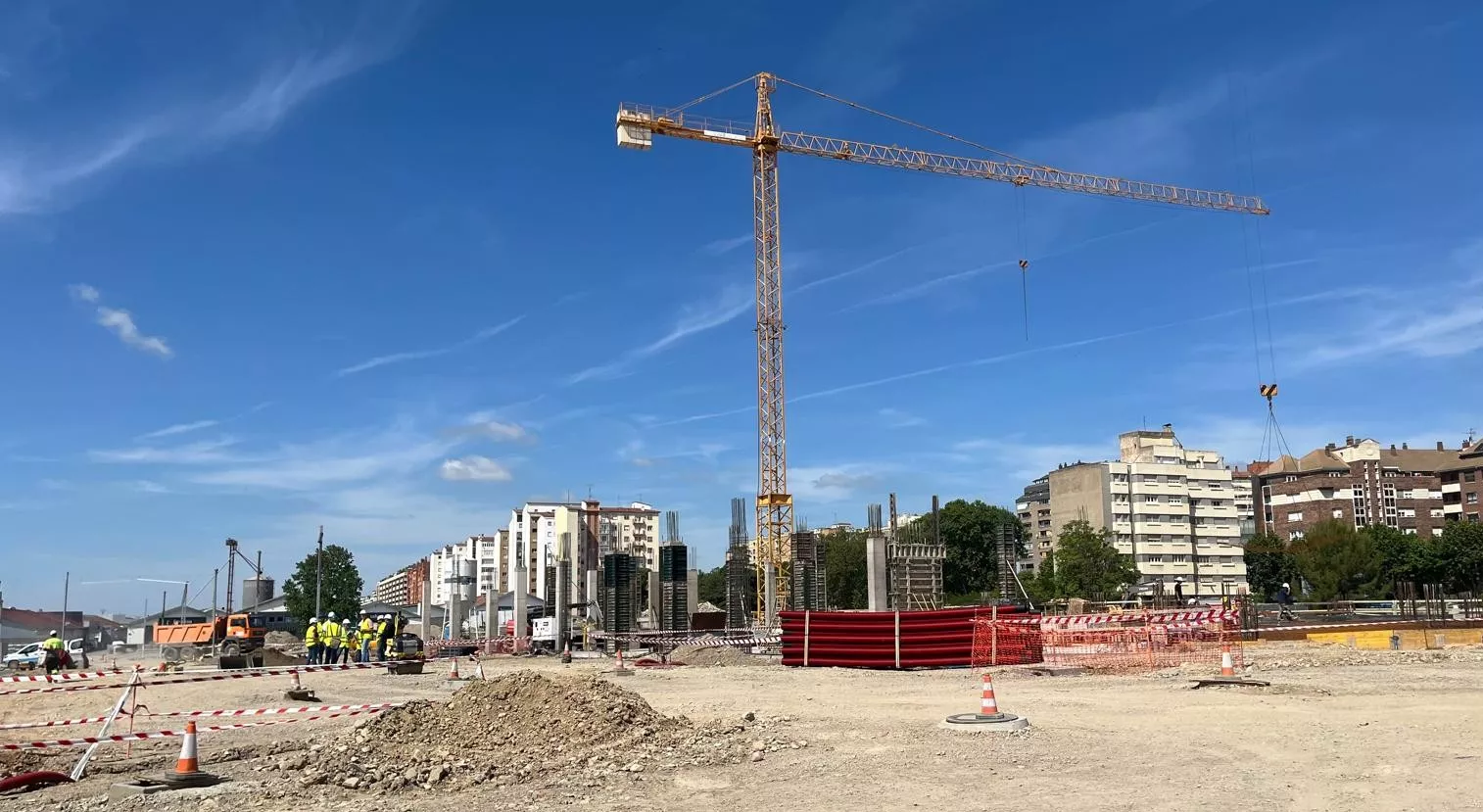 Visita a las obras de urbanización del Polígono Harineras de Huesca. Foto Mercedes Manterola