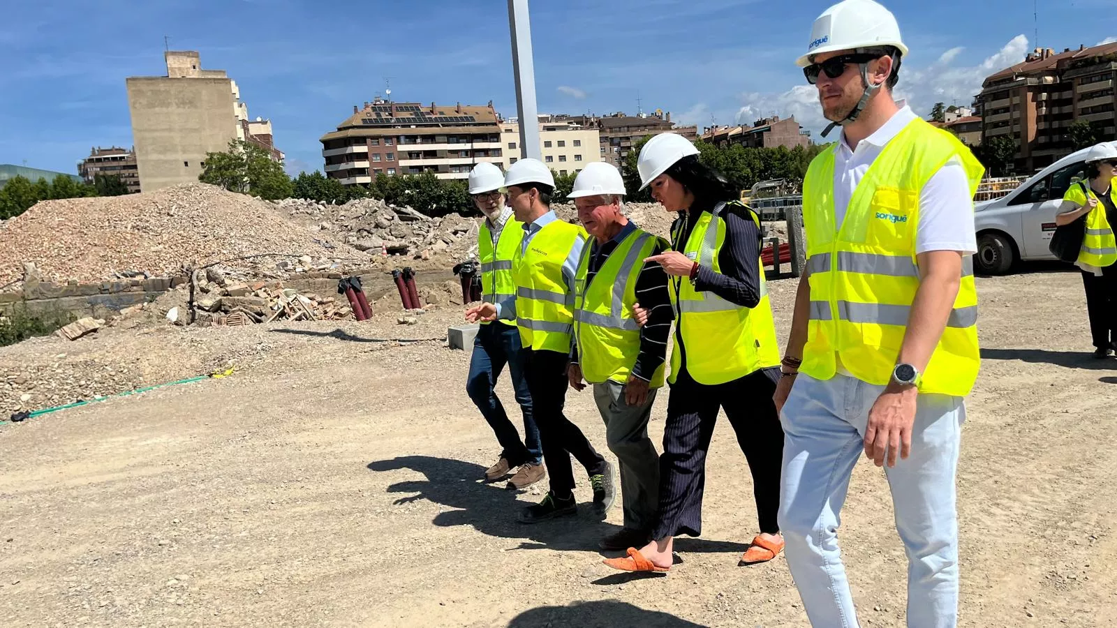 Visita a las obras de urbanización del Polígono Harineras de Huesca. Foto Mercedes Manterola