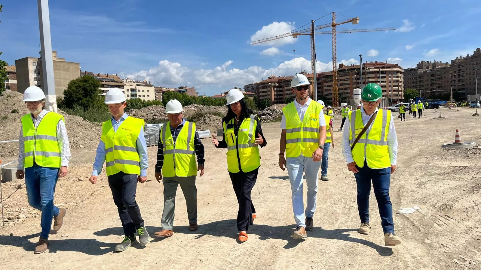 Visita a las obras de urbanización del Polígono Harineras de Huesca. Foto Mercedes Manterola