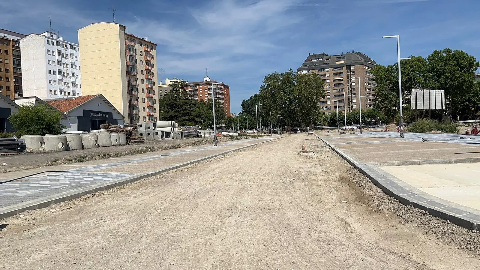 Visita a las obras de urbanización del Polígono Harineras de Huesca. Foto Mercedes Manterola
