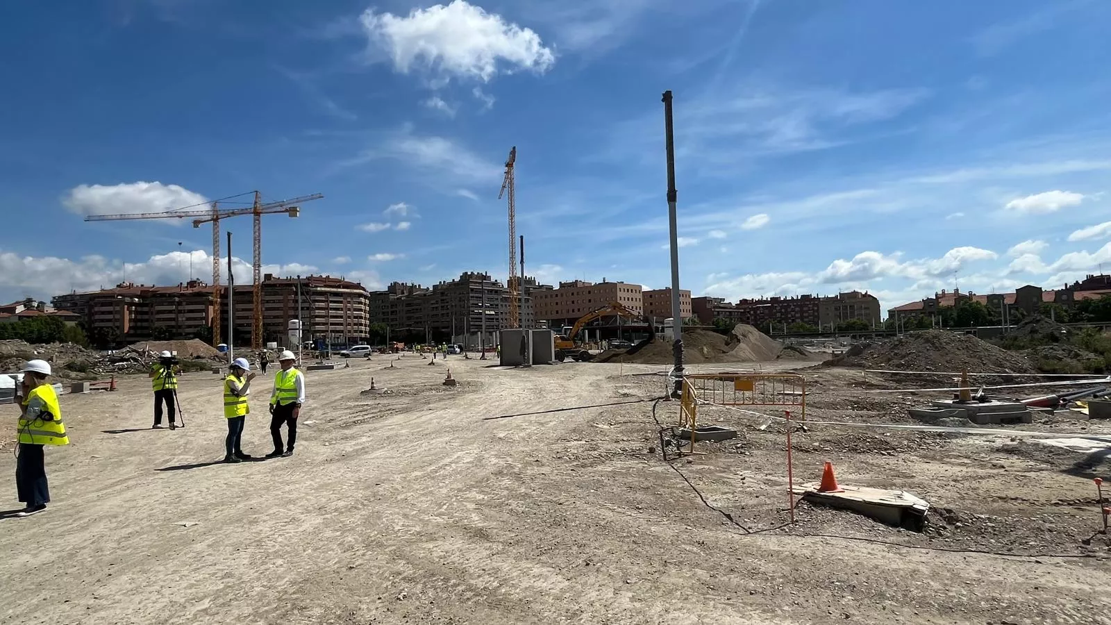 Visita a las obras de urbanización del Polígono Harineras de Huesca. Foto Mercedes Manterola