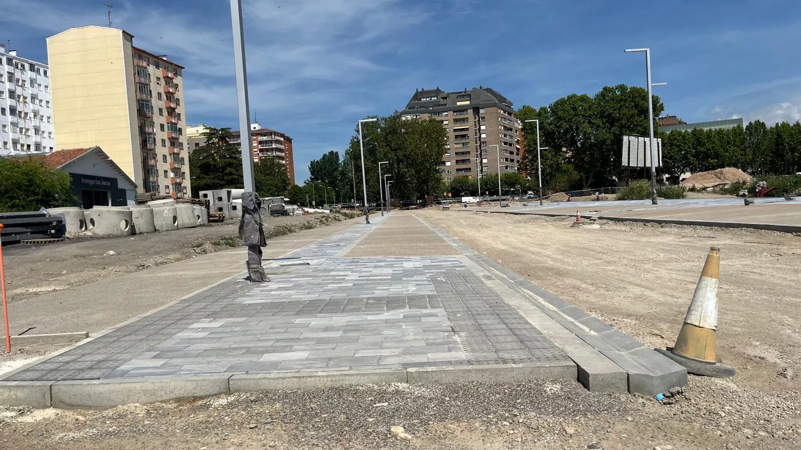 Visita a las obras de urbanización del Polígono Harineras de Huesca. Foto Mercedes Manterola