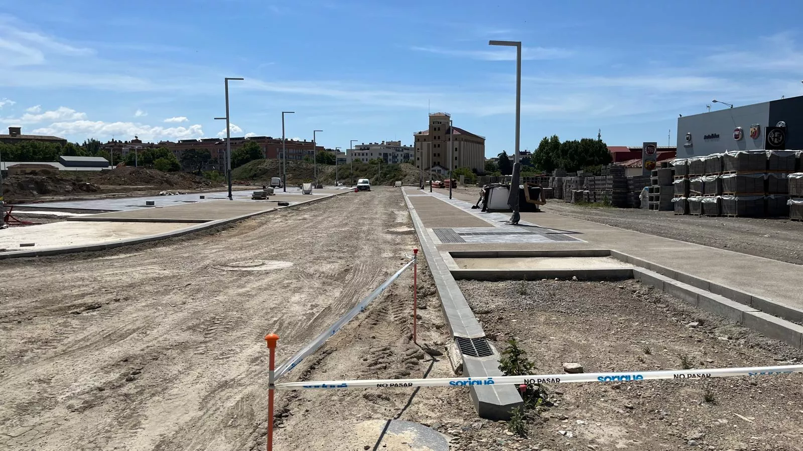 Visita a las obras de urbanización del Polígono Harineras de Huesca. Foto Mercedes Manterola