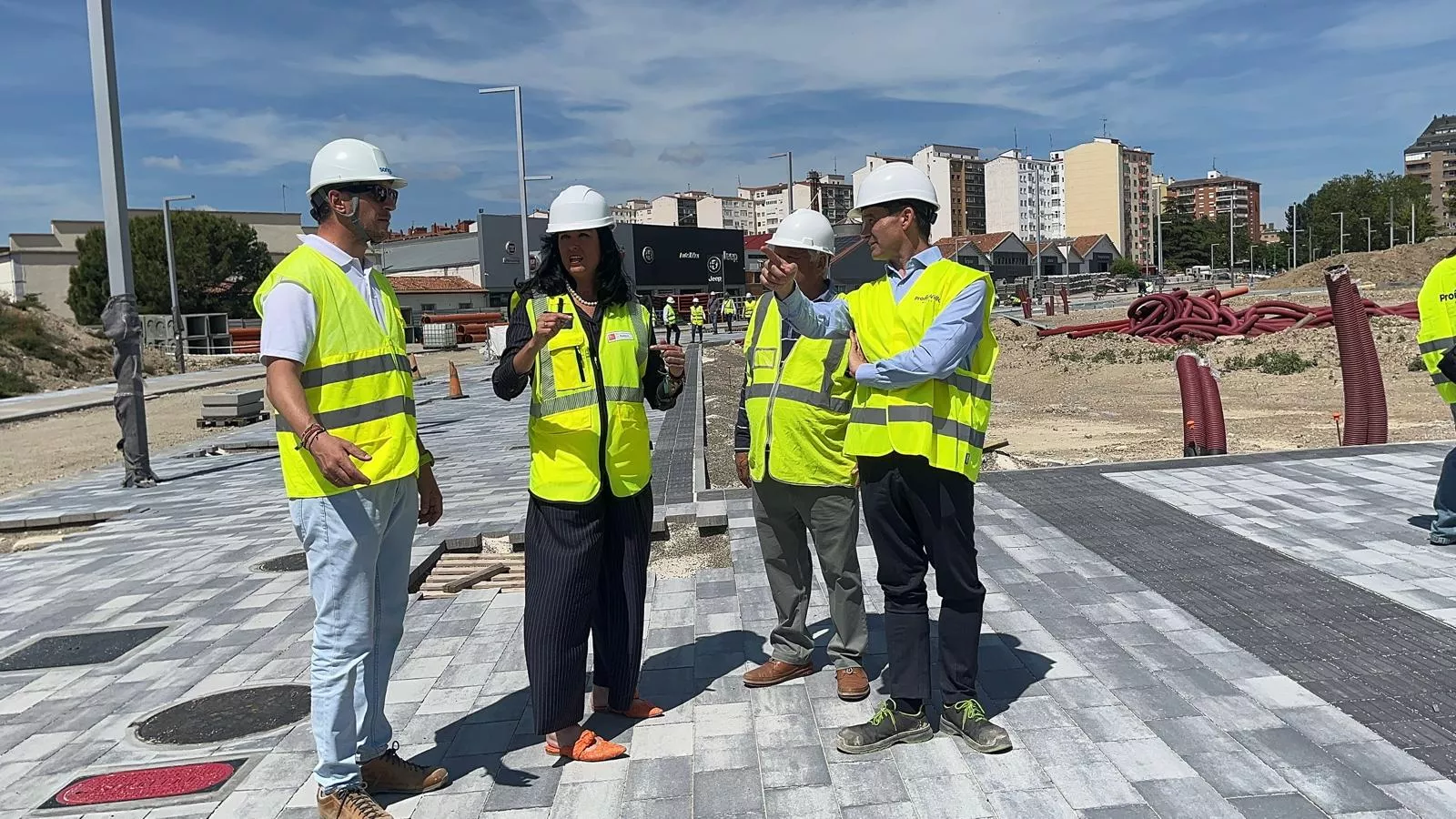 Visita a las obras de urbanización del Polígono Harineras de Huesca. Foto Mercedes Manterola