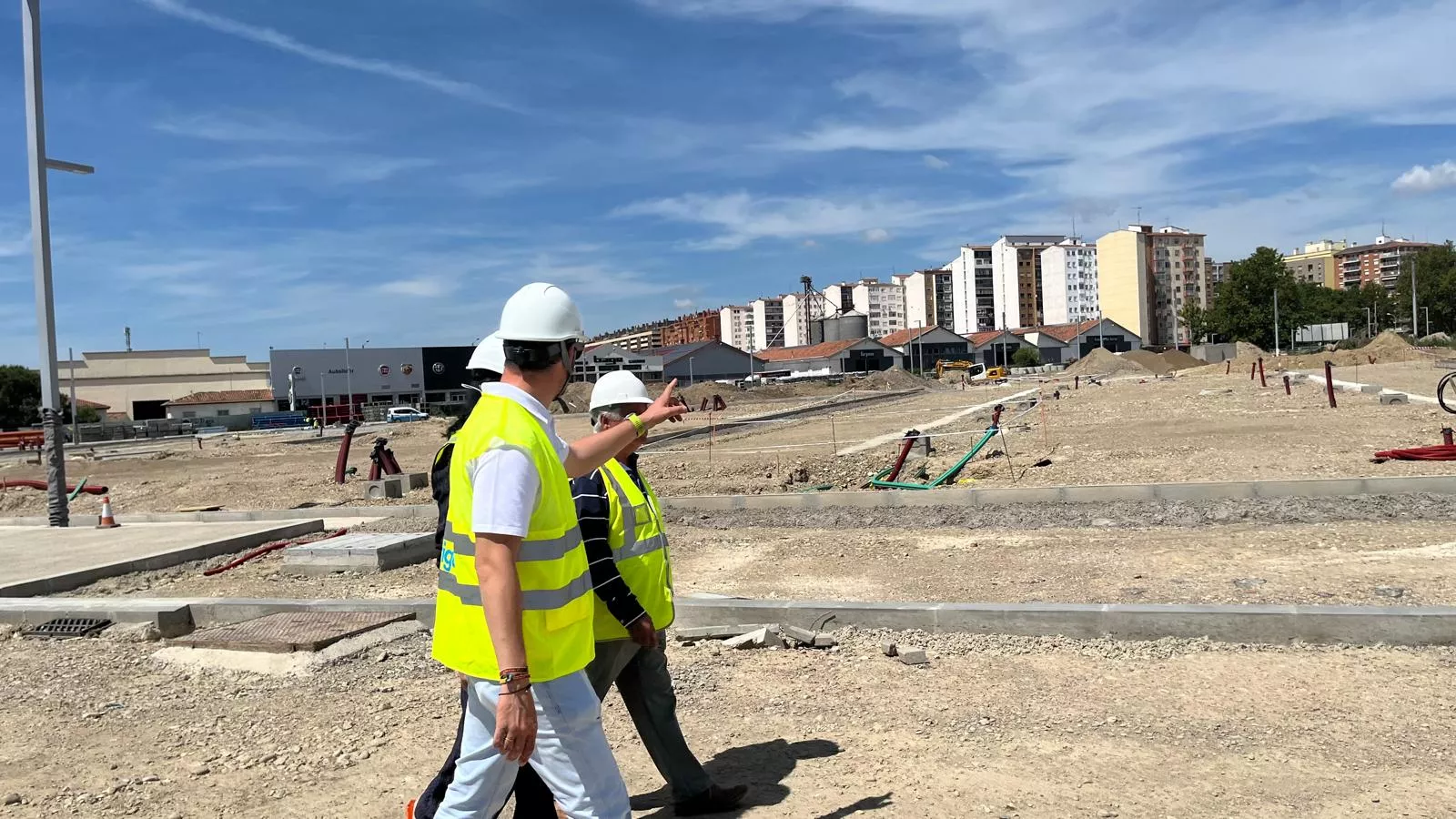 Visita a las obras de urbanización del Polígono Harineras de Huesca. Foto Mercedes Manterola