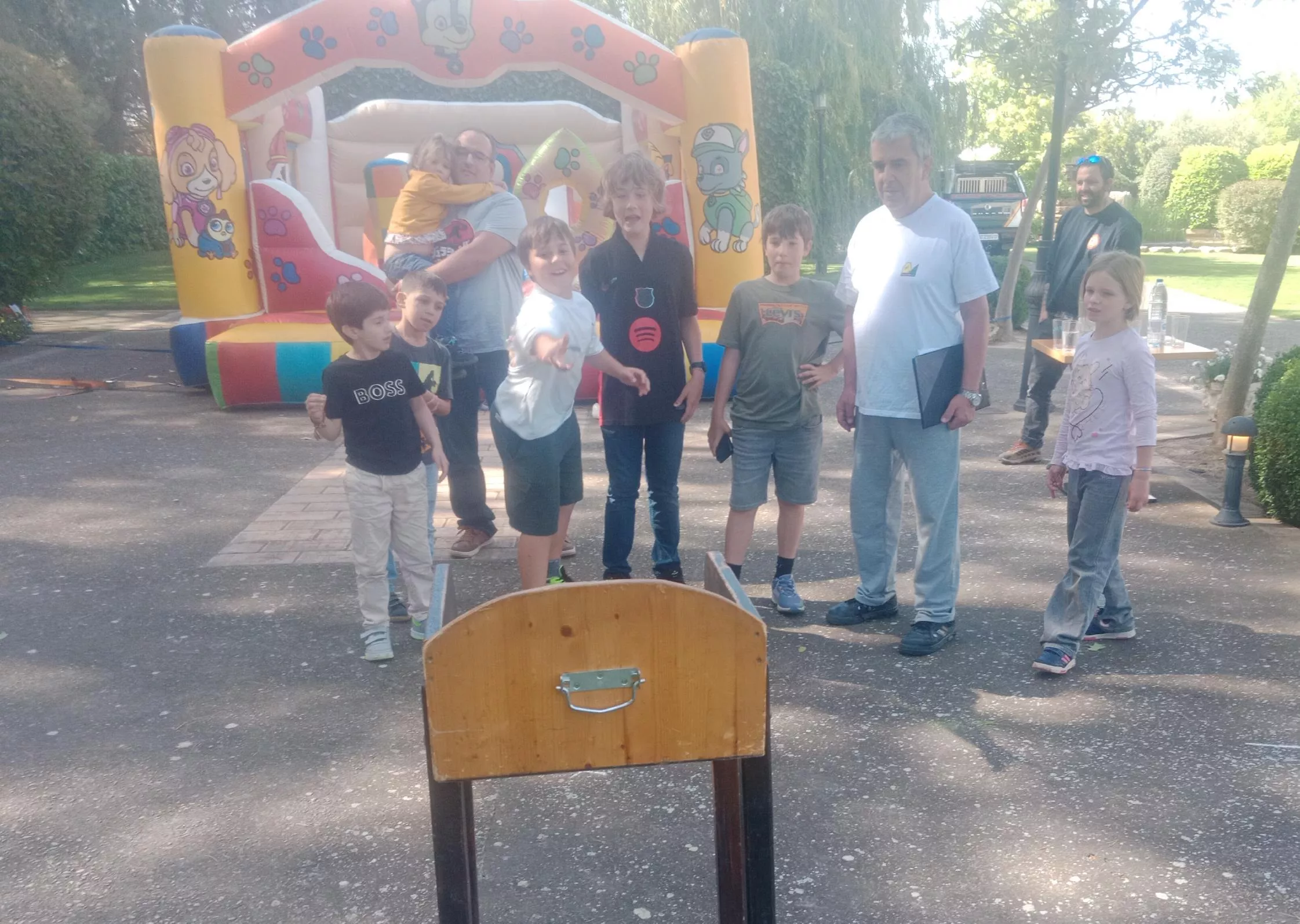 Juegos Tradicionales con el colegio de veterinarios en Almudévar.