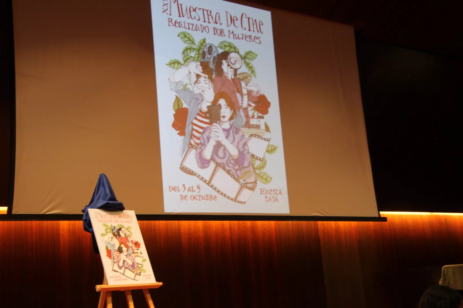 Presentación del cartel de la Muestra de Cine Realizados por Mujeres con Azucena Rodríguez y Ana Jarén. Foto Carlos Neofato