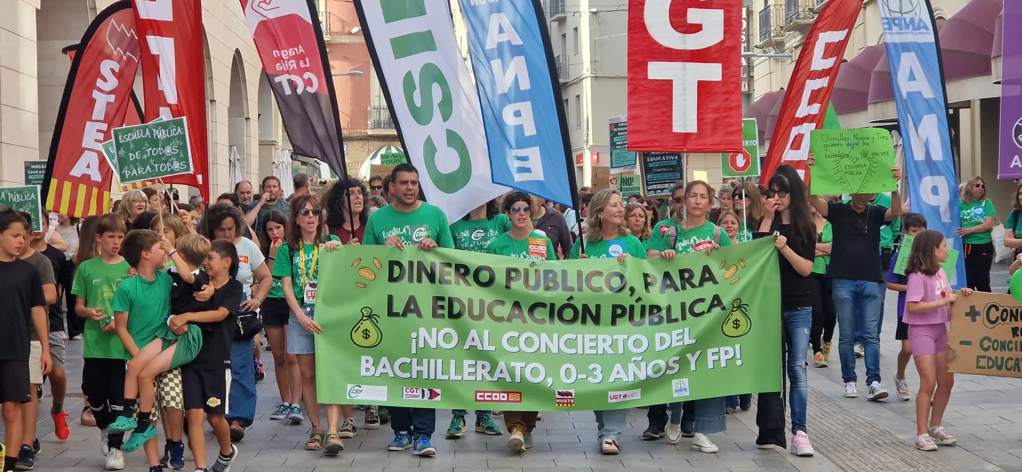 Huelga educativa en Huesca. Foto Myriam Martínez