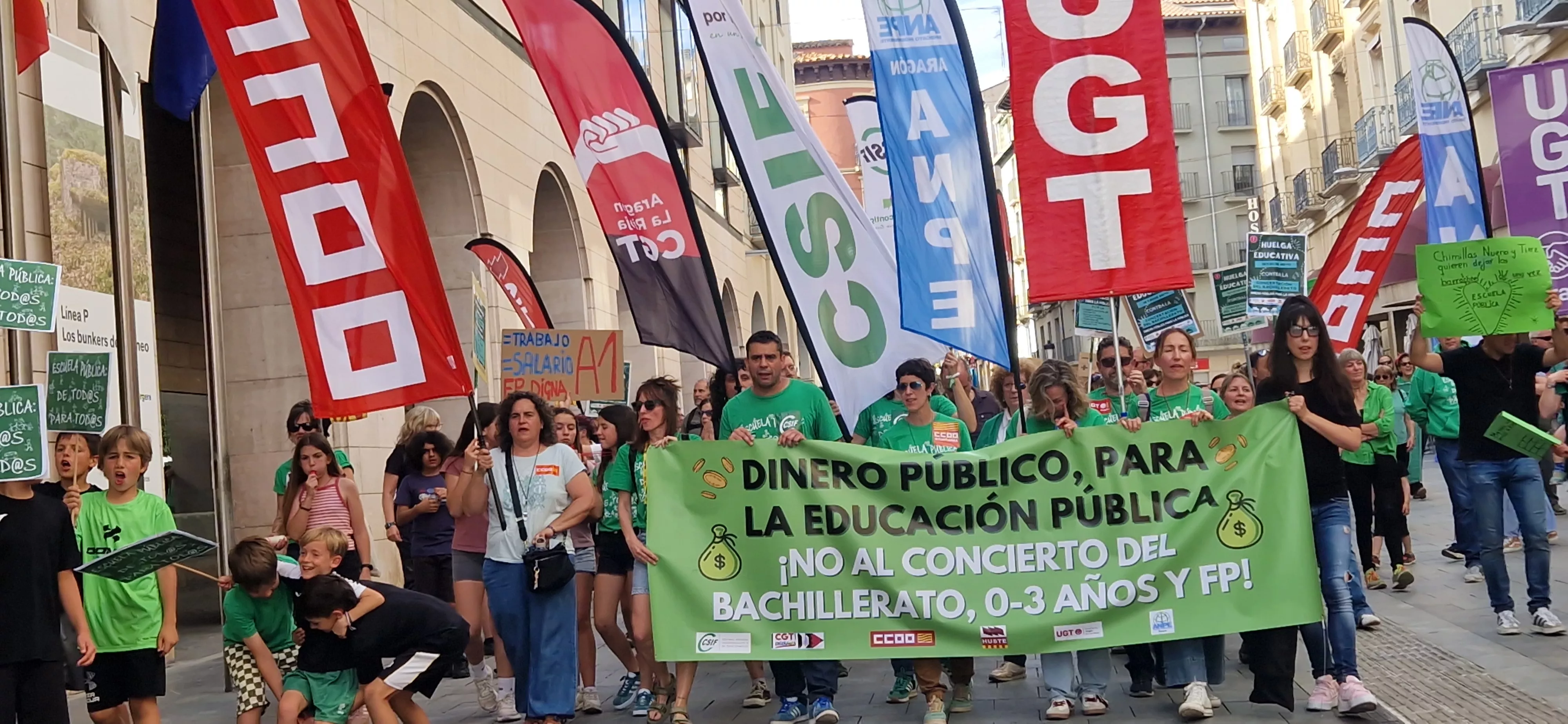 Imagen de la reciente protesta contra los conciertos educativos en Huesca. Foto Myriam Martínez Imagen de la reciente protesta contra los conciertos educativos en Huesca. Foto Myriam Martínez