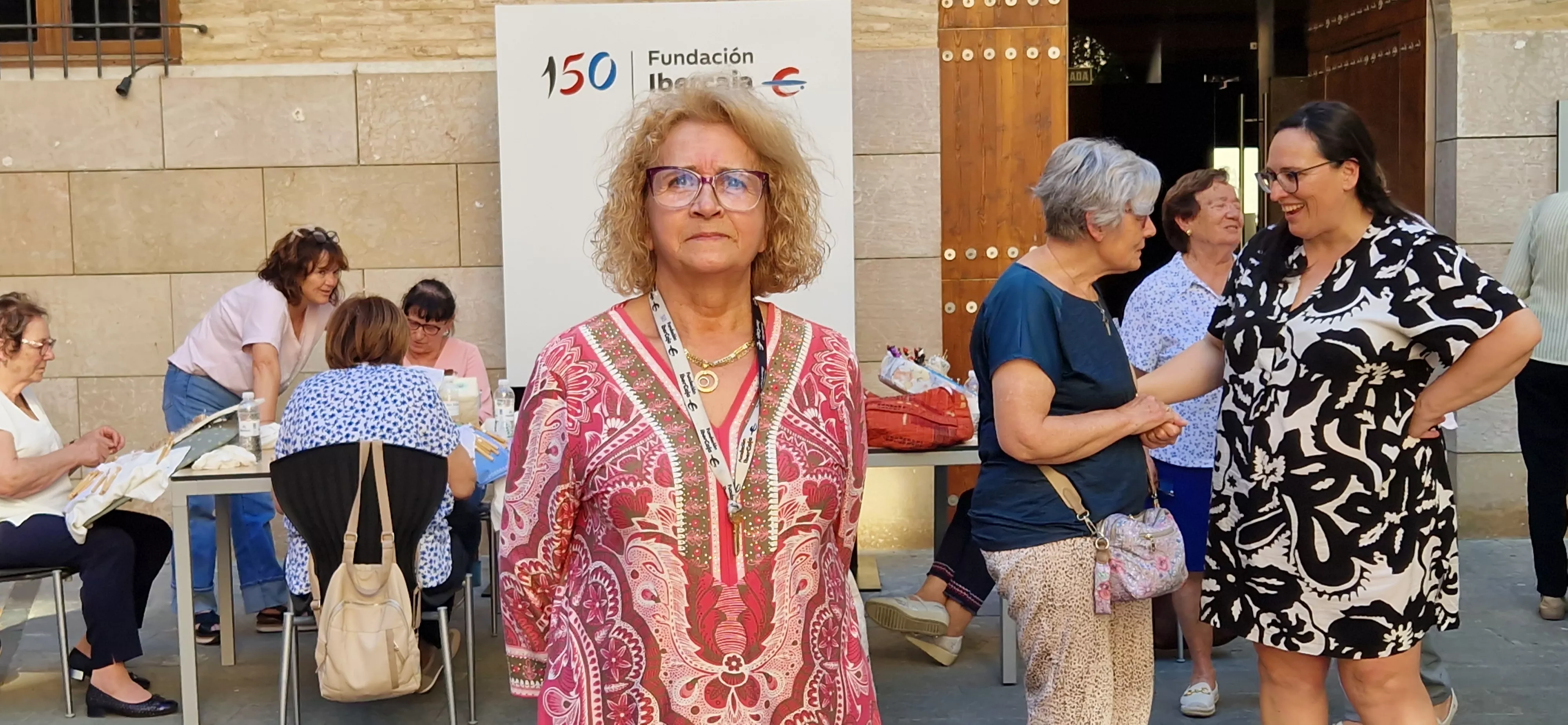 Sara Mairal imparte el curso de encaje de bolillos de la Fundación Ibercaja Huesca. Foto Myriam Martínez
