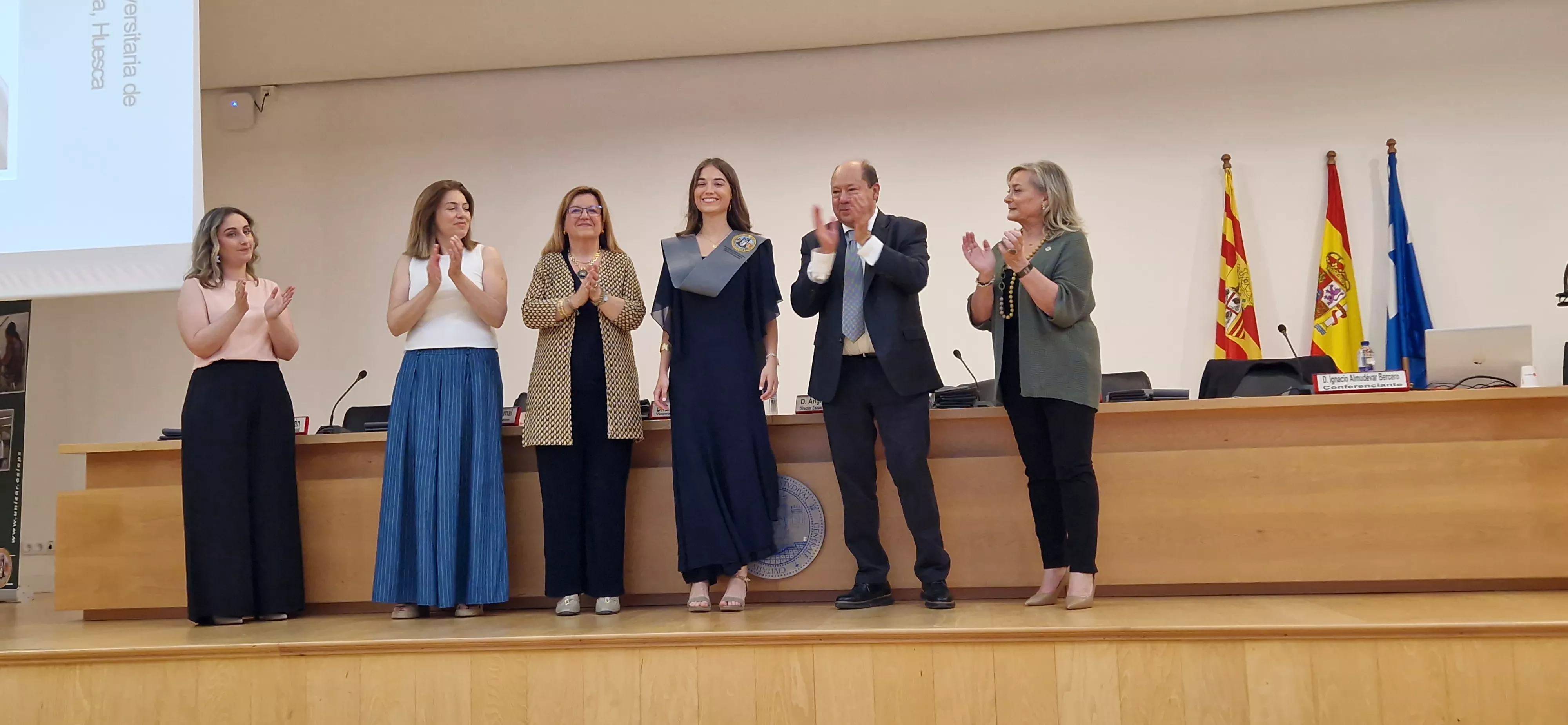 Nueva promoción de Enfermería. Foto Myriam Martínez