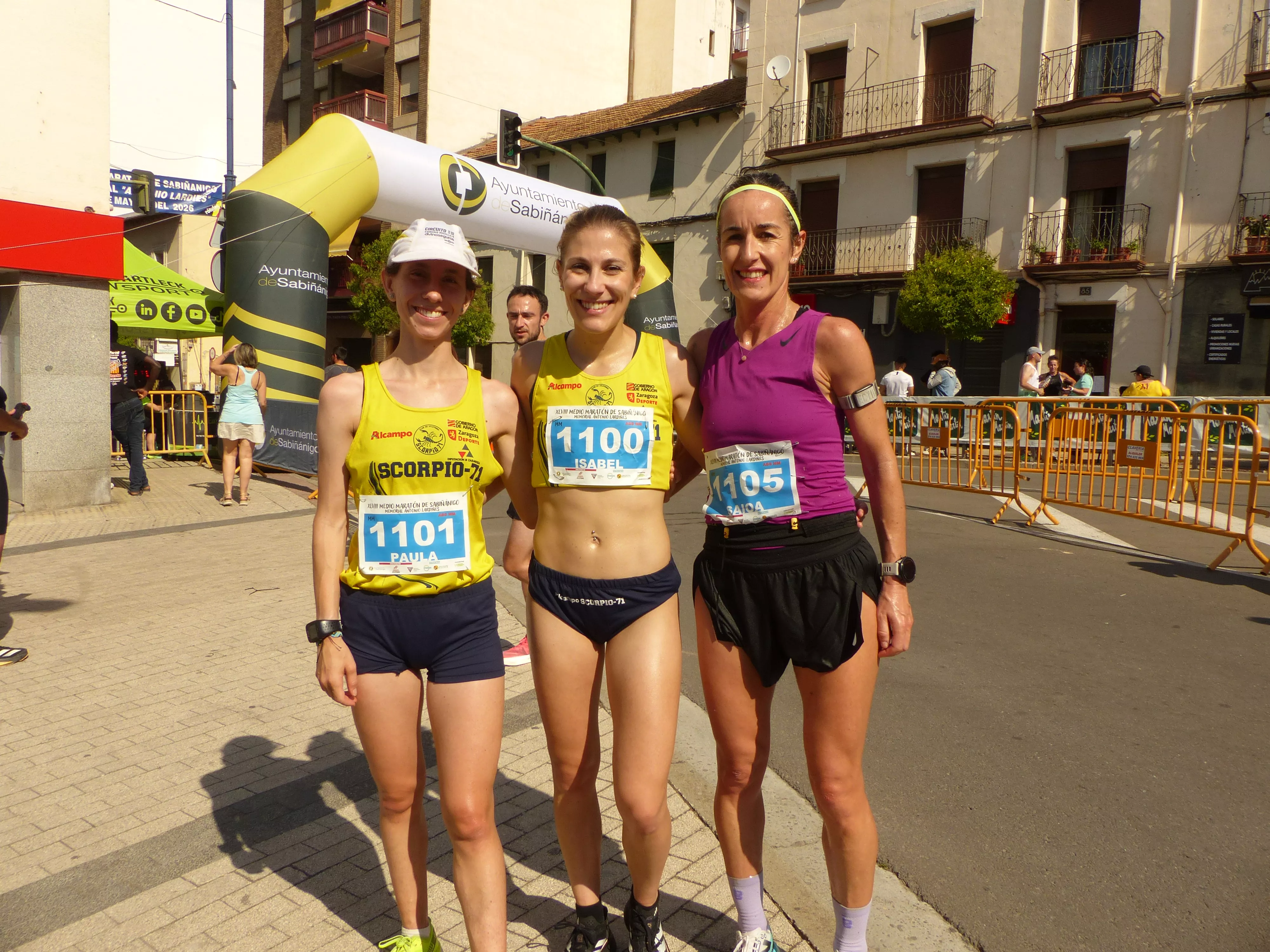 Las tres primeras del Medio Maratón. Foto Andrés Alcaraz