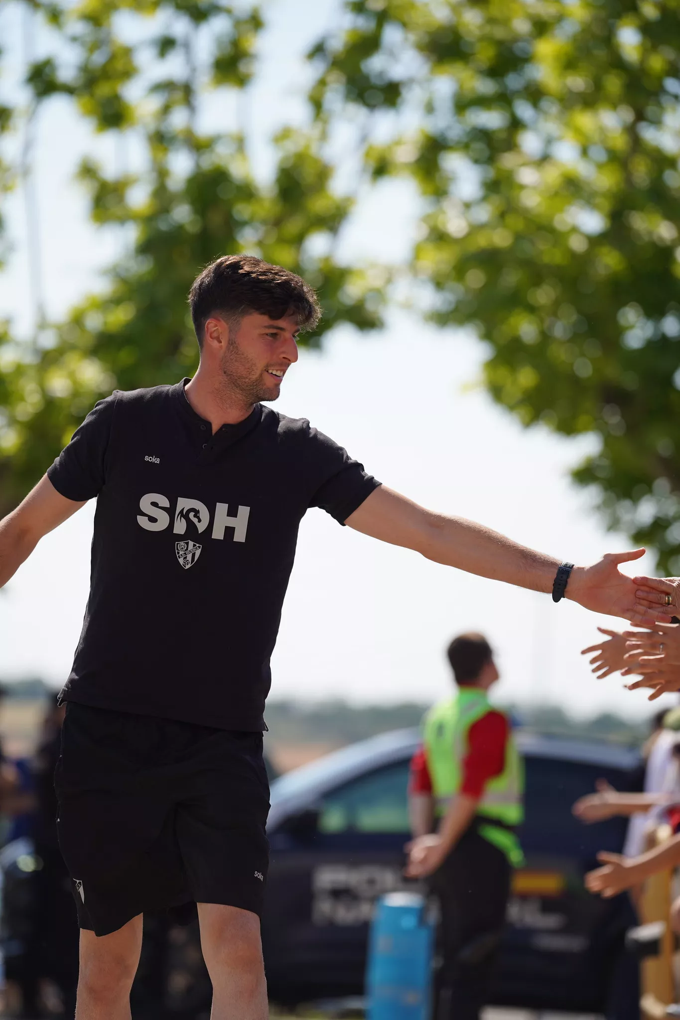 Llegada de los jugadores del Huesca hasta El Alcoraz. Foto: Dani Vidal @fotomaniafut