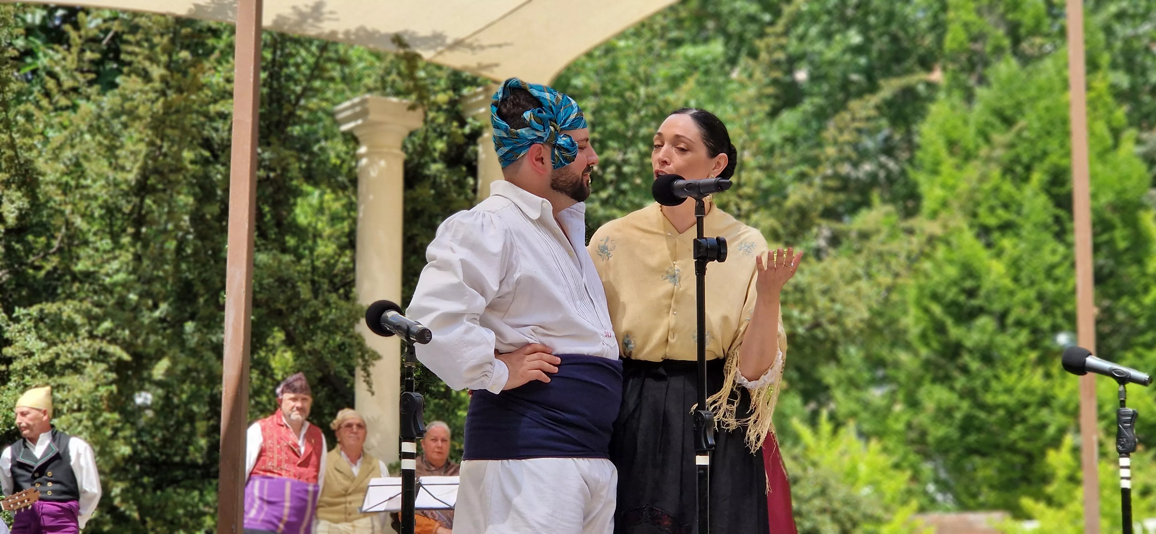 Elenco en el Ciclo de Floklore de Aragón. Foto Myriam Martínez