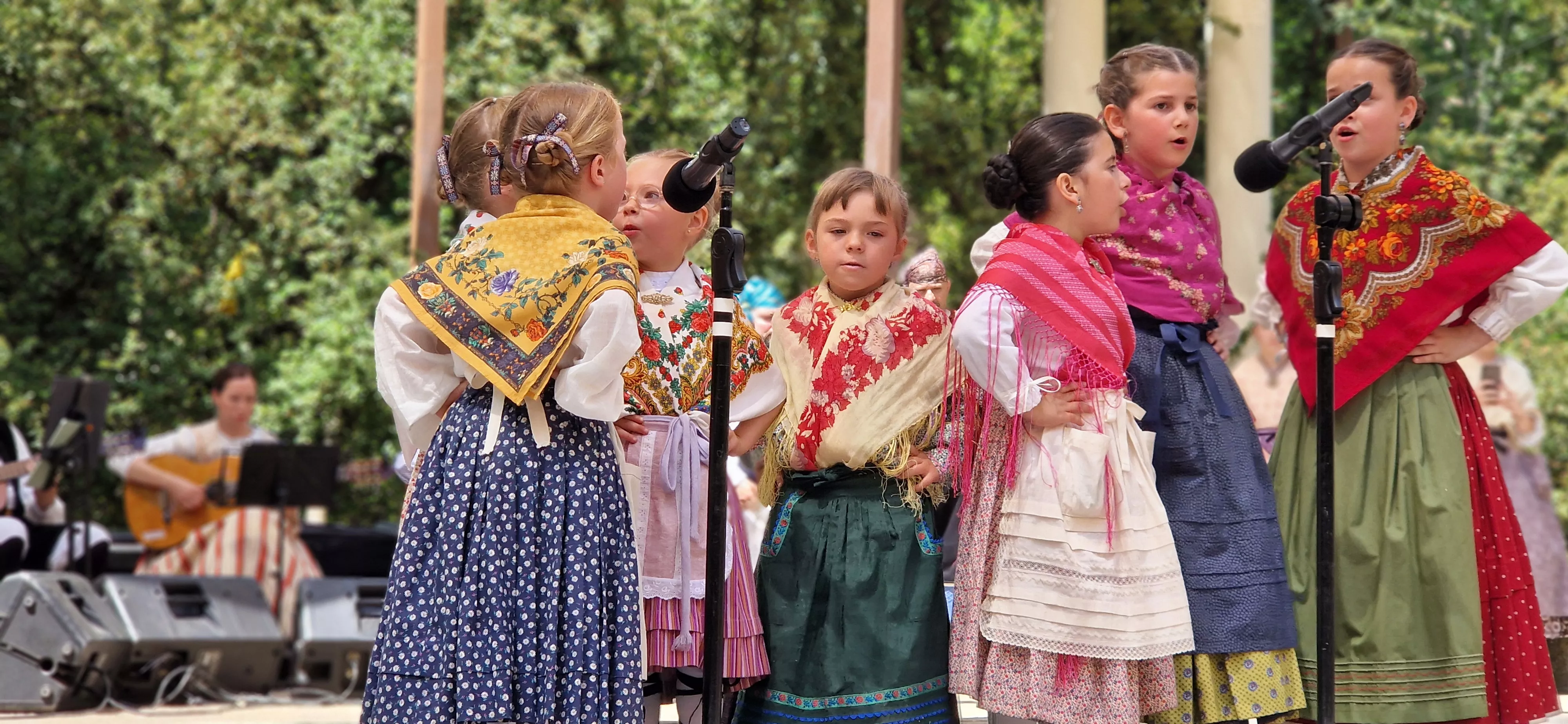 Elenco en el Ciclo de Floklore de Aragón. Foto Myriam Martínez
