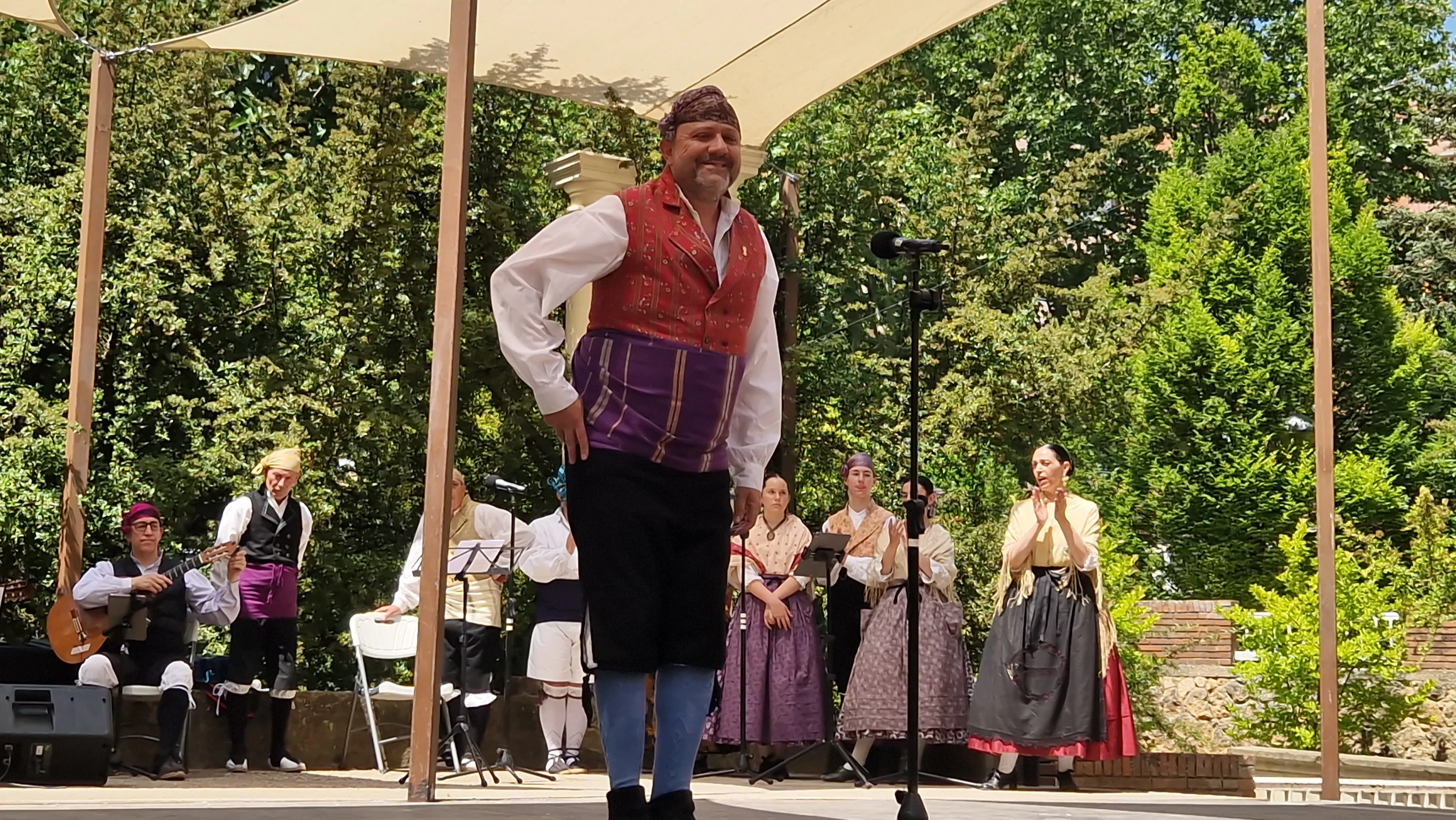 Elenco en el Ciclo de Floklore de Aragón. Foto Myriam Martínez