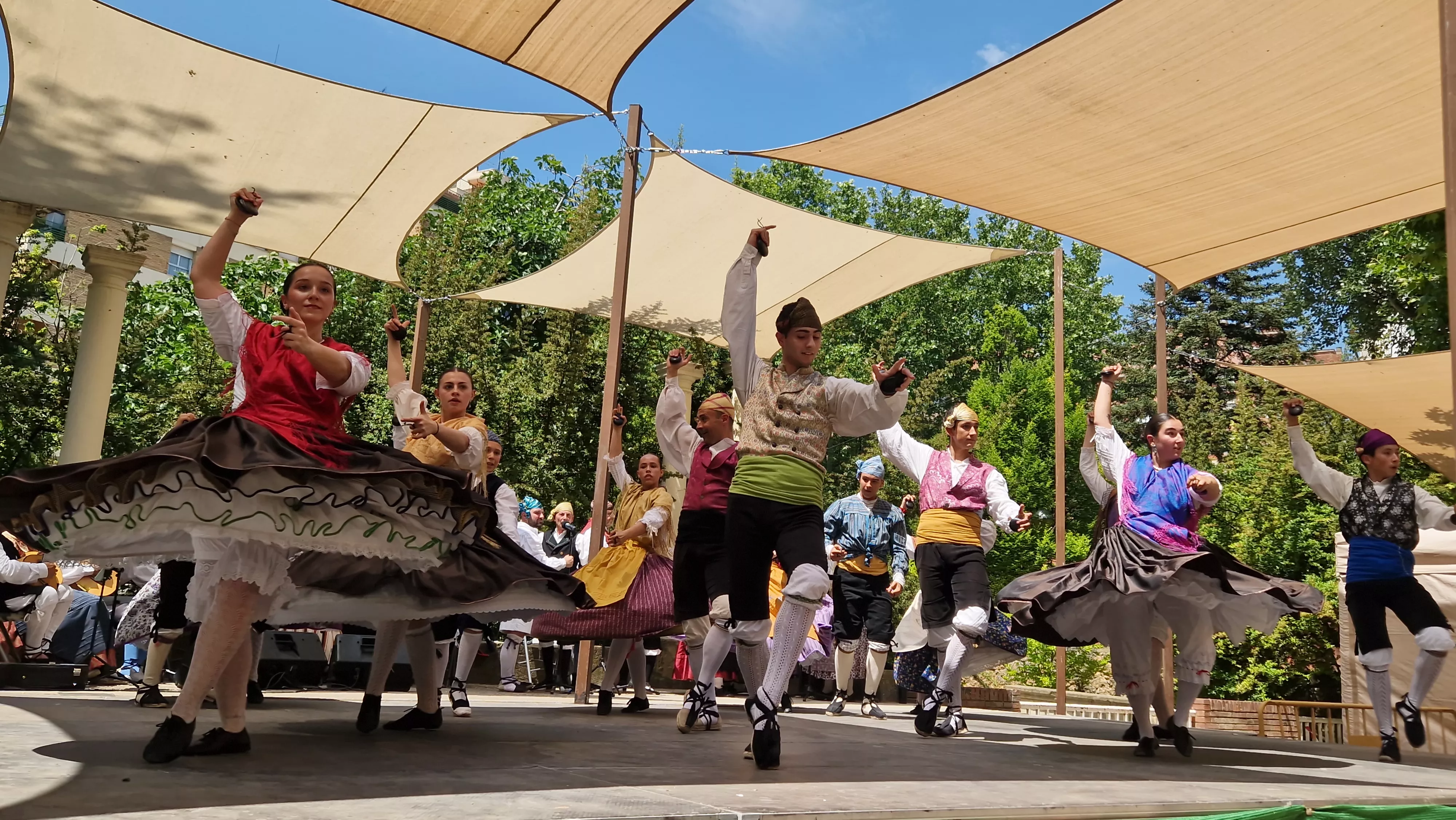 Elenco en el Ciclo de Floklore de Aragón. Foto Myriam Martínez