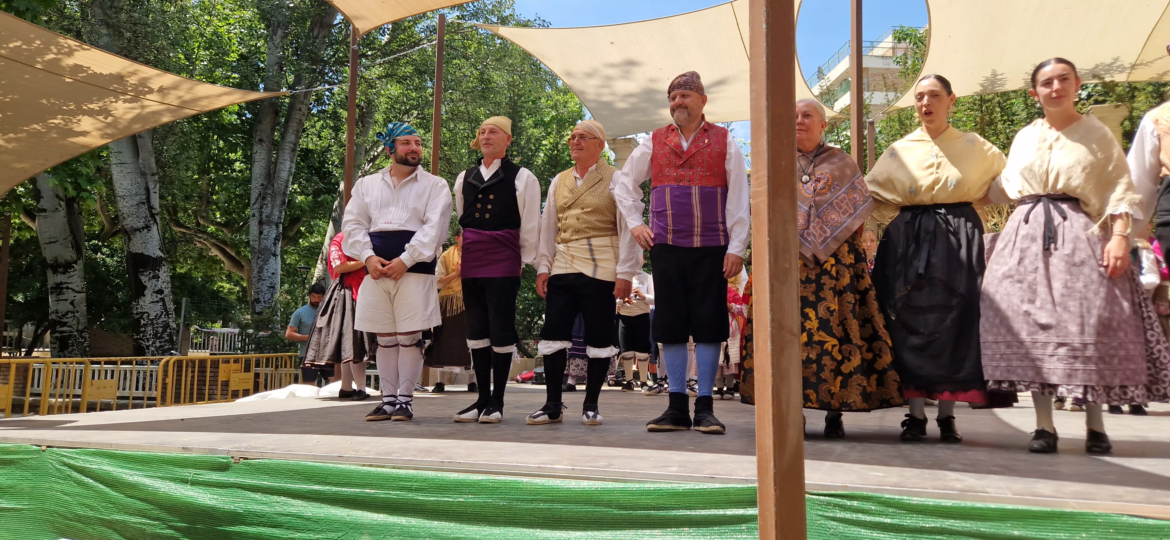 Elenco en el Ciclo de Floklore de Aragón. Foto Myriam Martínez