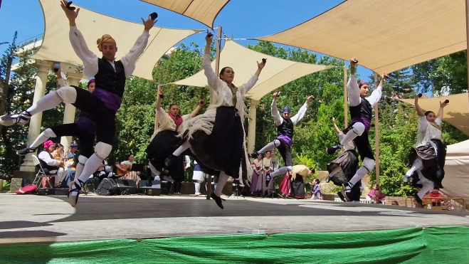 Elenco en el Ciclo de Floklore de Aragón. Foto Myriam Martínez
