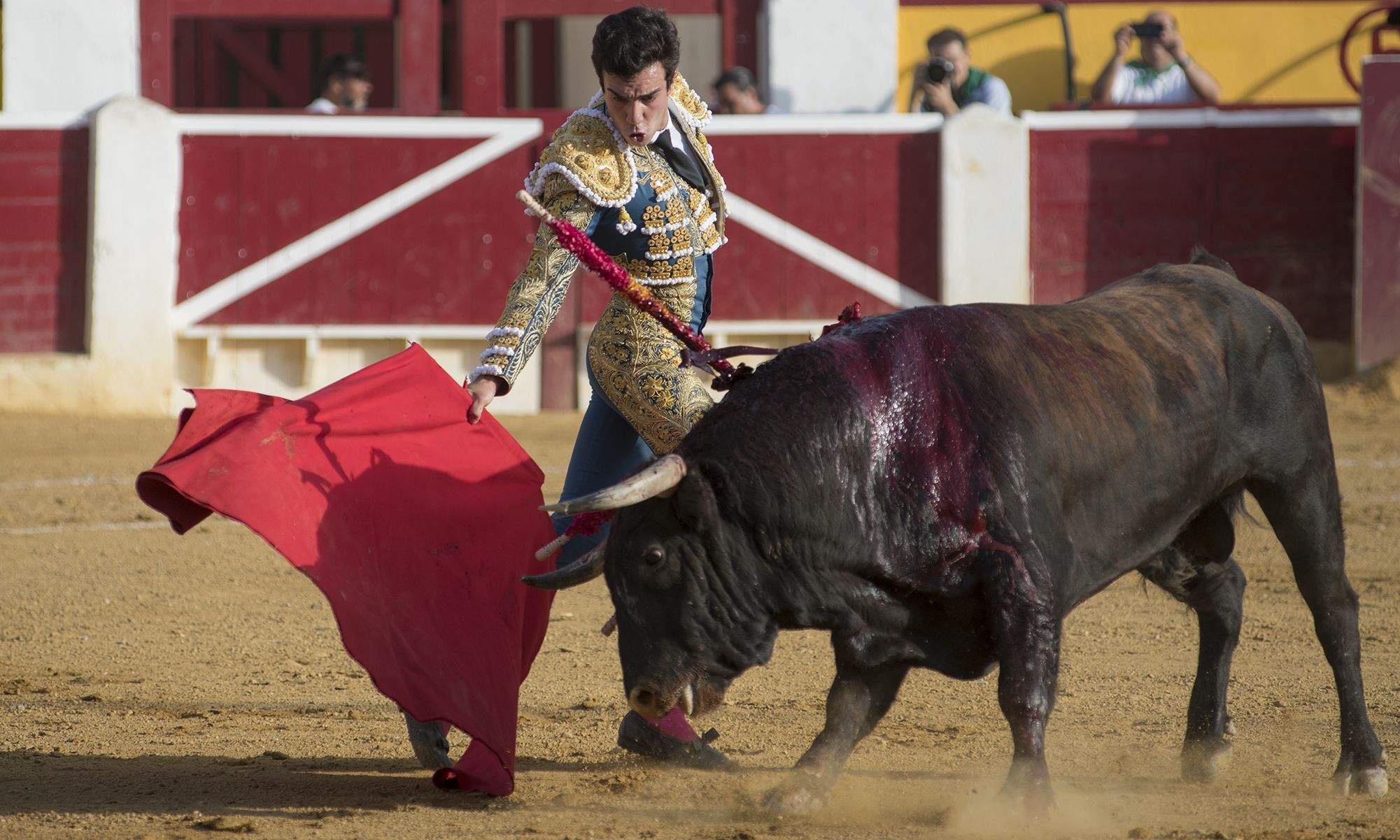 Tomás Rufo salió por la puerta grande en su primera tarde en Huesca. Foto Jacques Valat 