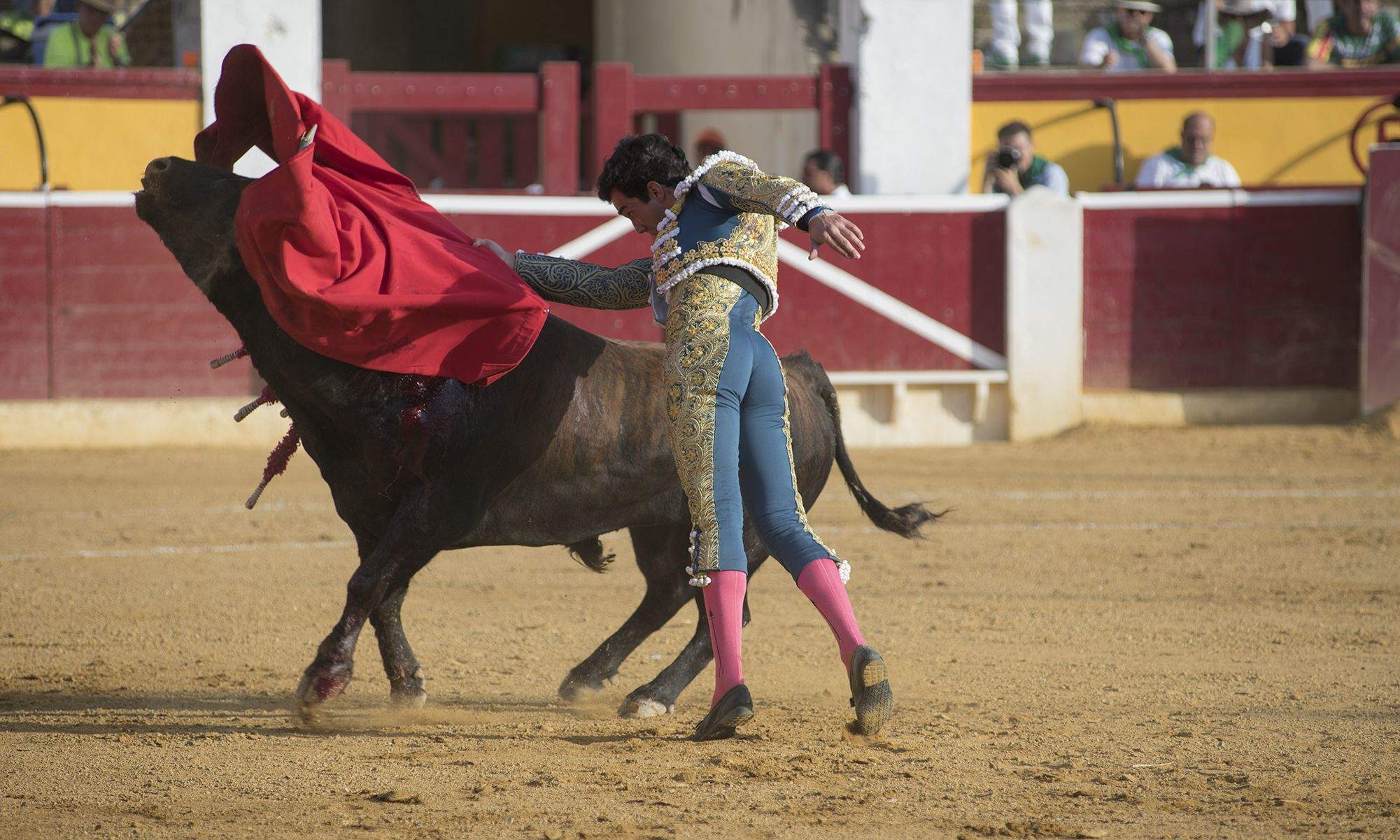 Tomás Rufo salió por la puerta grande en su primera tarde en Huesca. Foto Jacques Valat 