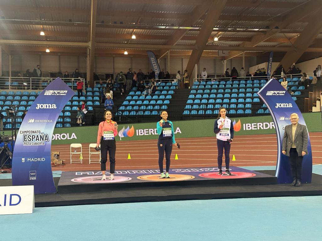 Imágenes del Campeonato de España en pista cubierta. Podio de 60 lisos con Elena Guiu.