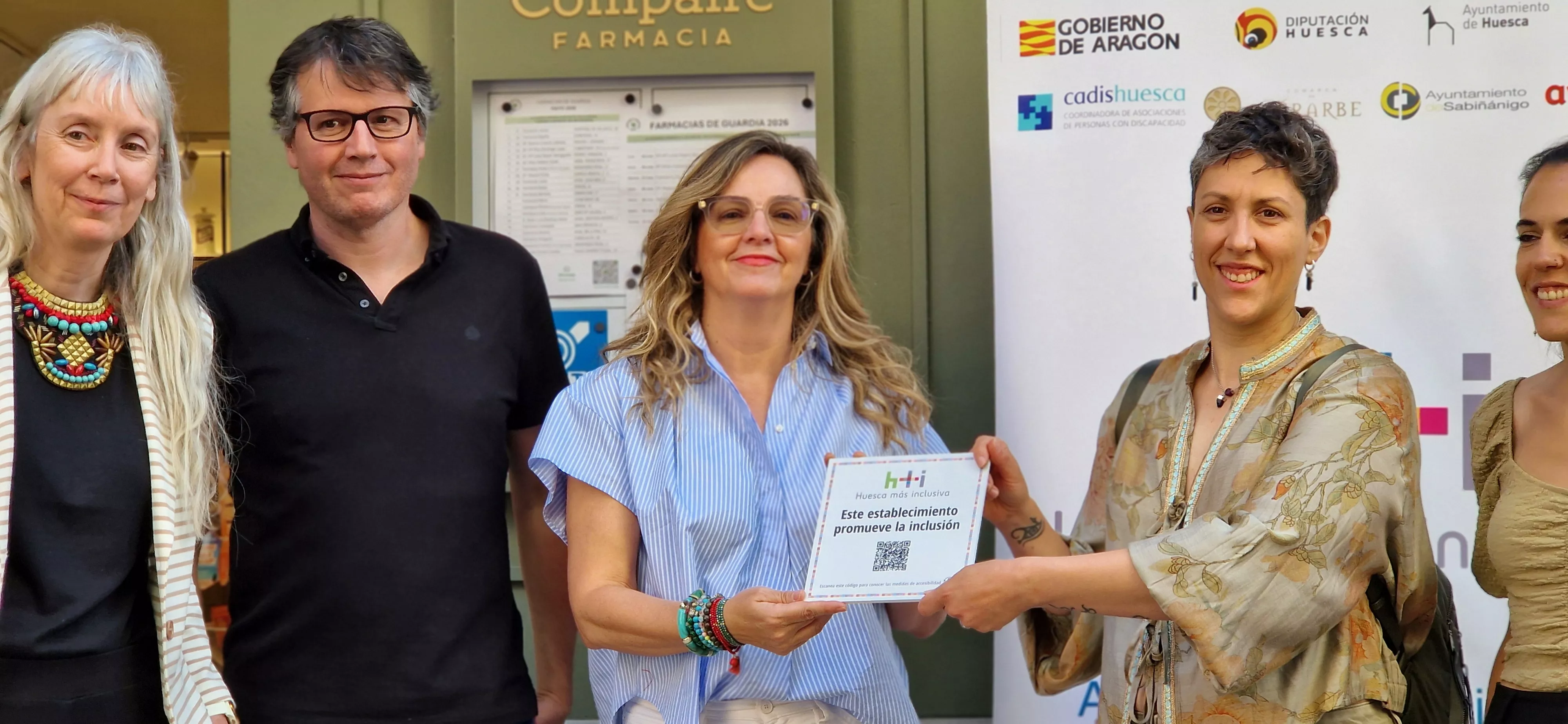 Primeros sellos para los "Establecimientos más accesibles". Foto Myriam Martínez