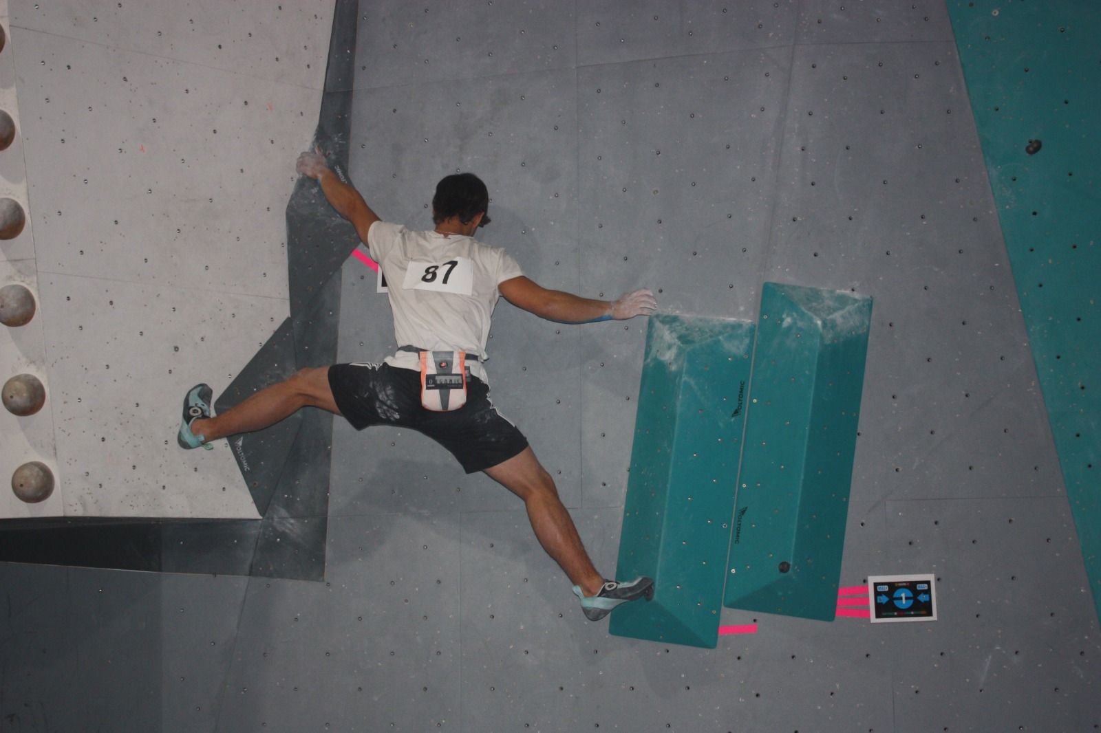 Imágenes de la Competición de Escalada en Bloque Ciudad de Huesca
