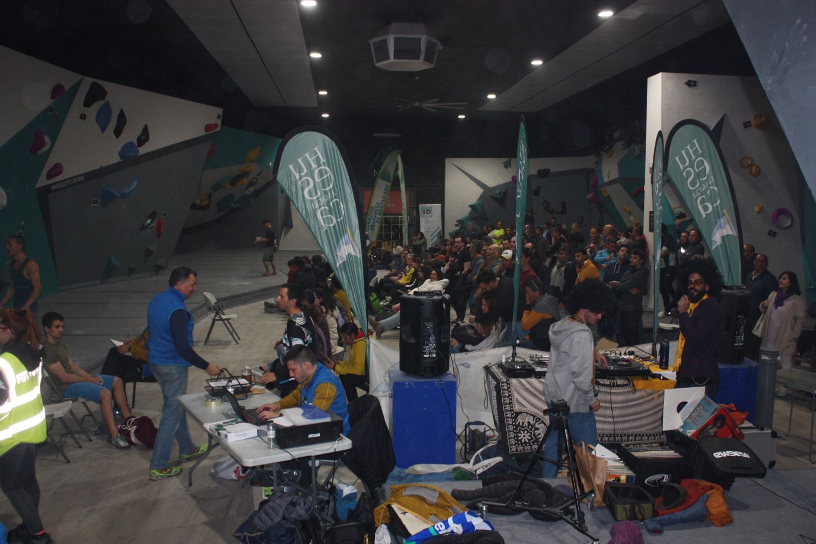 Imágenes de la Competición de Escalada en Bloque Ciudad de Huesca