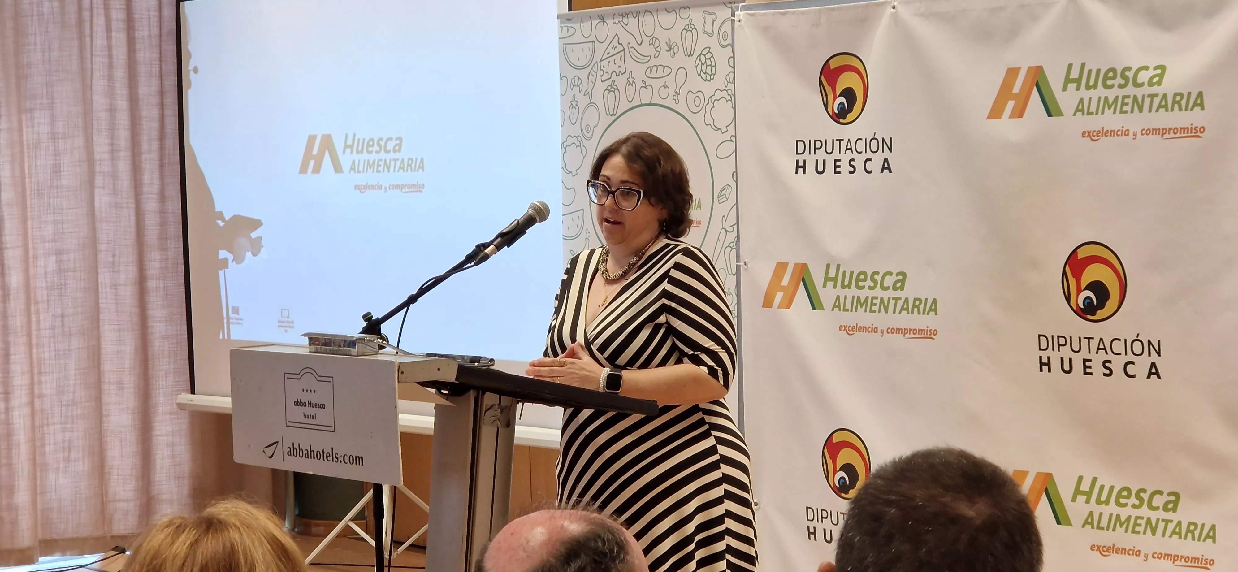 La consejera de Agricultura del Gobierno de Aragón, Arantxa Simón, en la Gala de Huesca Alimentaria 2026. Foto Myriam Martínez
