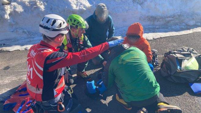 Atendido tras una avalancha Atendido tras una avalancha