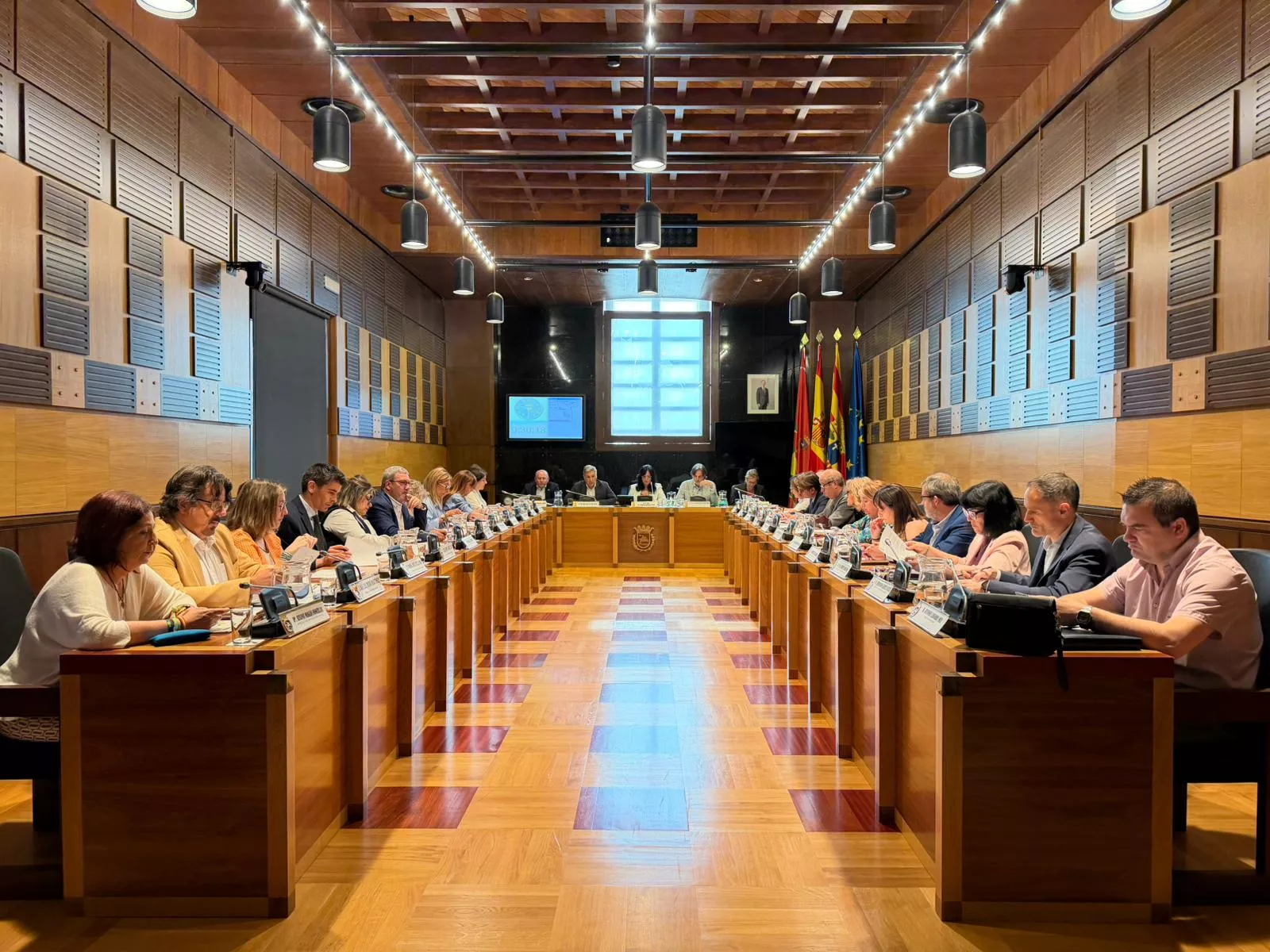 El PP ve aprobada su propuesta sobre la "prioridad nacional" basada en el arraigo