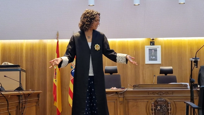 Alumnado del IES Ramón y Cajal entra en la Audiencia de Huesca. Foto Myriam Martínez Alumnado del IES Ramón y Cajal entra en la Audiencia de Huesca. Foto Myriam Martínez