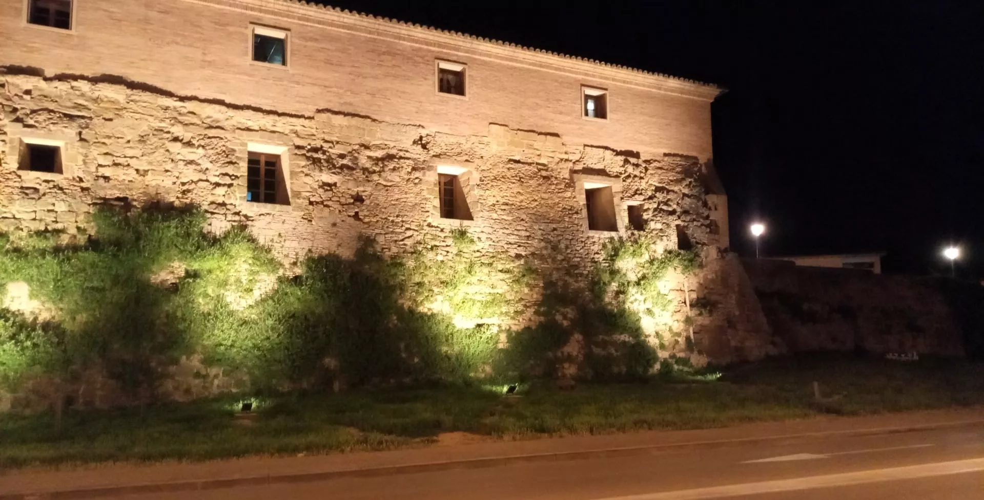 Iluminación de la Muralla de Huesca