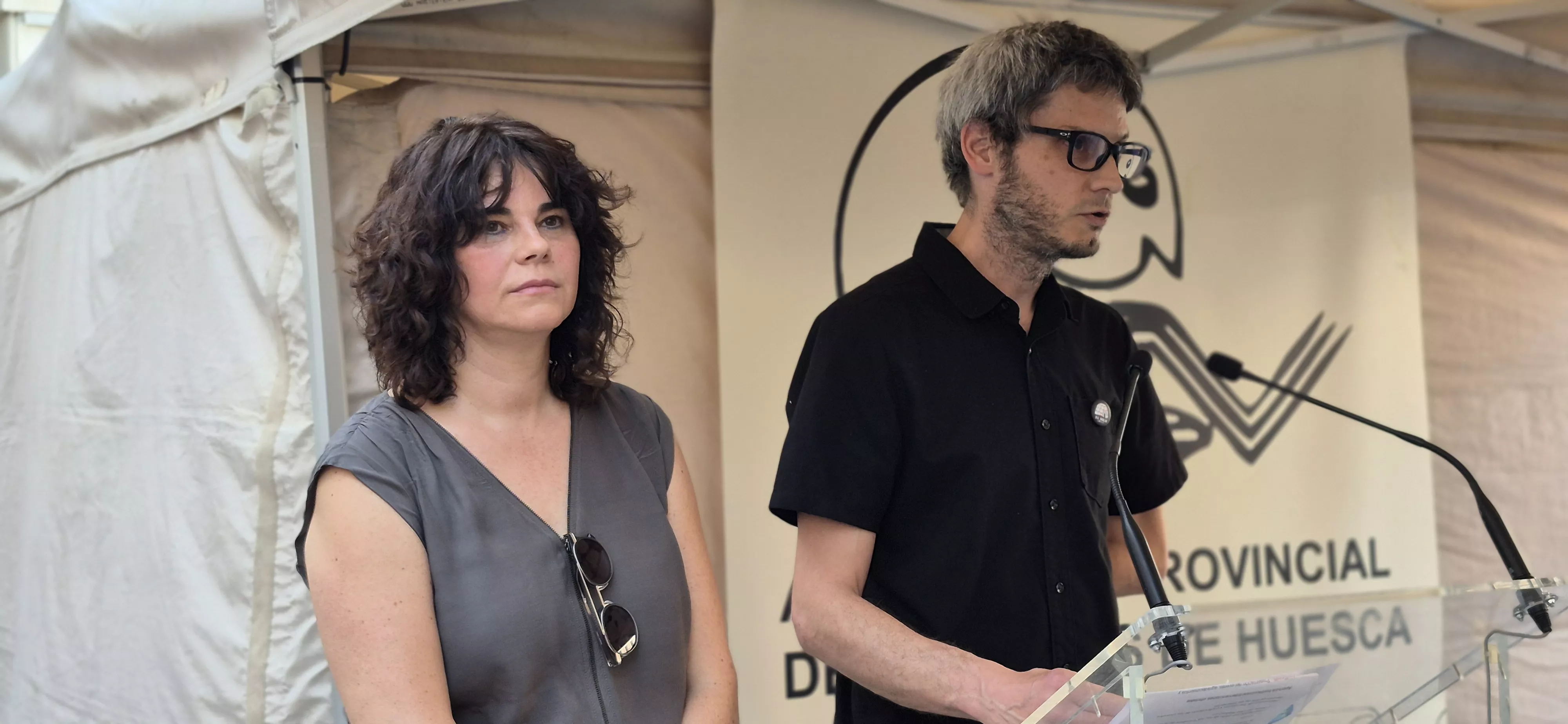 Goretti Lafita y Carlos Izuel. Inauguración de la 42ª Feria del Libro de Huesca. Foto Myriam Martínez