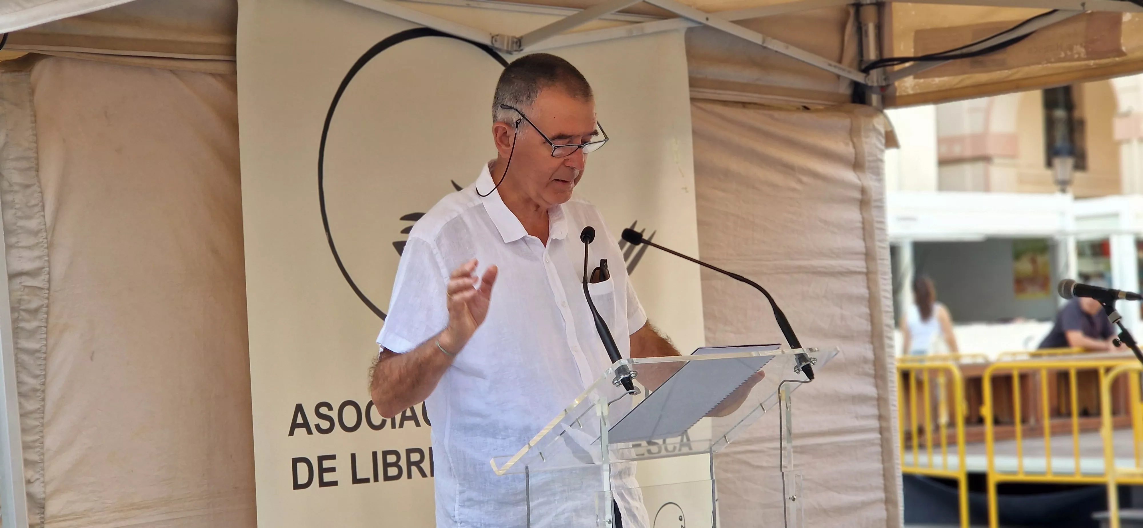 Enrique Satué. Inauguración de la 42ª Feria del Libro de Huesca. Foto Myriam Martínez