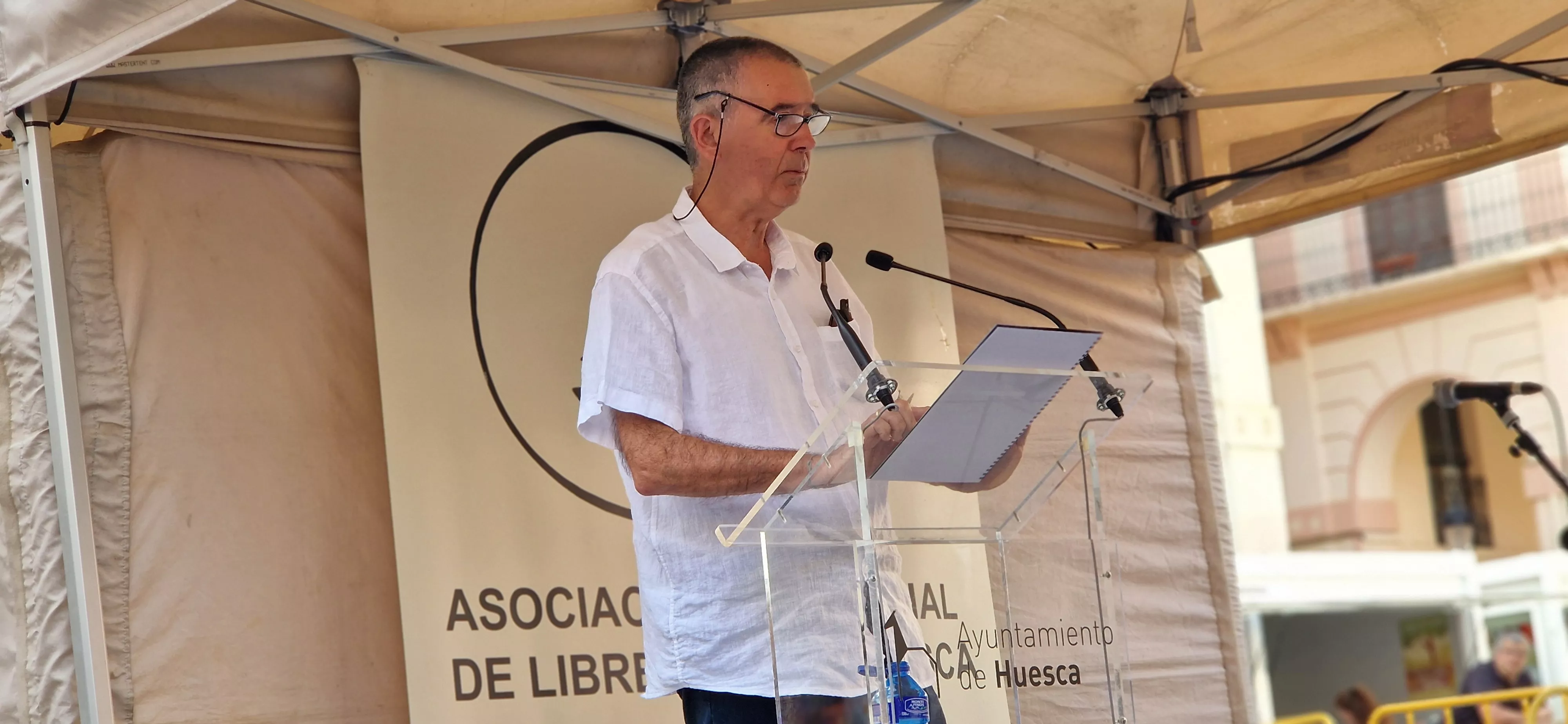 Enrique Satué. Inauguración de la 42ª Feria del Libro de Huesca. Foto Myriam Martínez