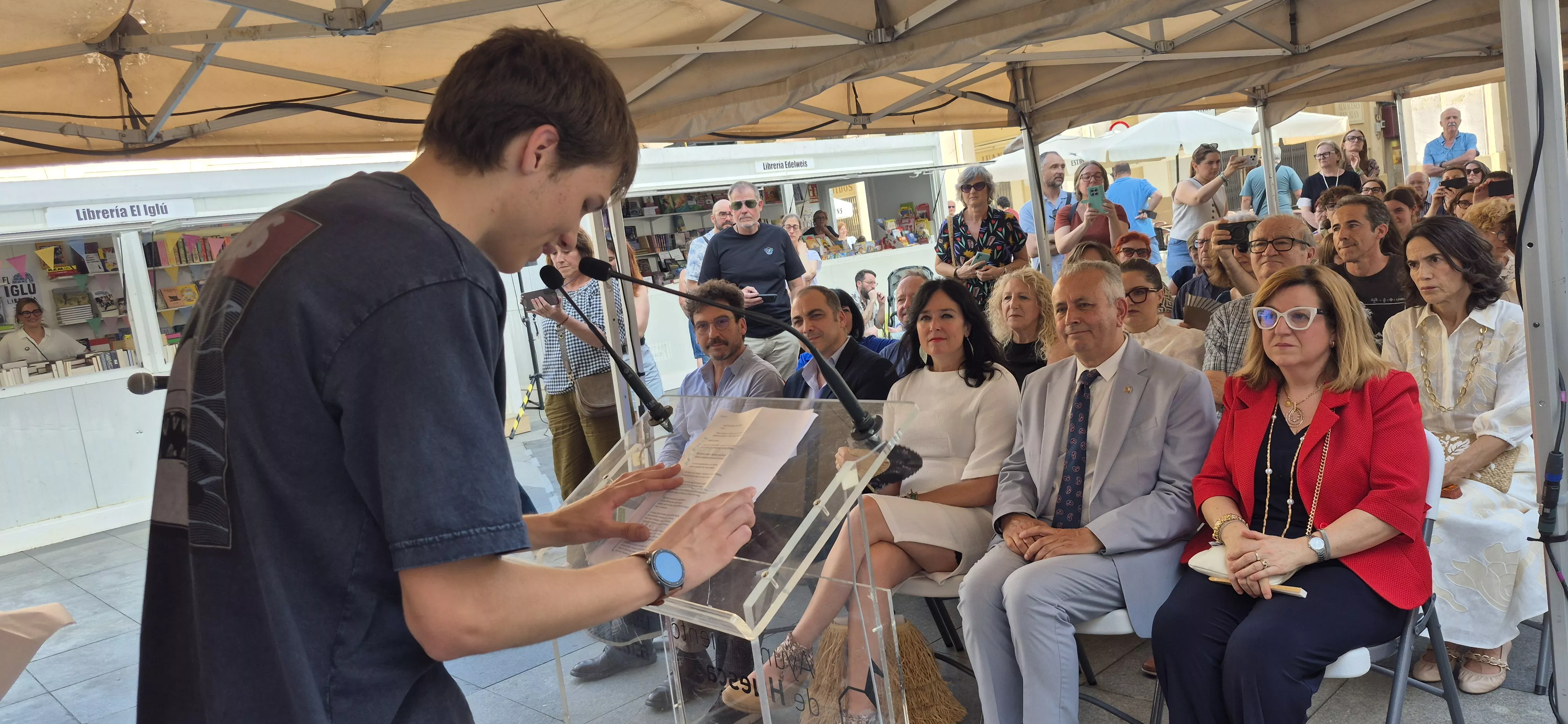 El Club Bibliojoven. Inauguración de la 42ª Feria del Libro de Huesca. Foto Myriam Martínez